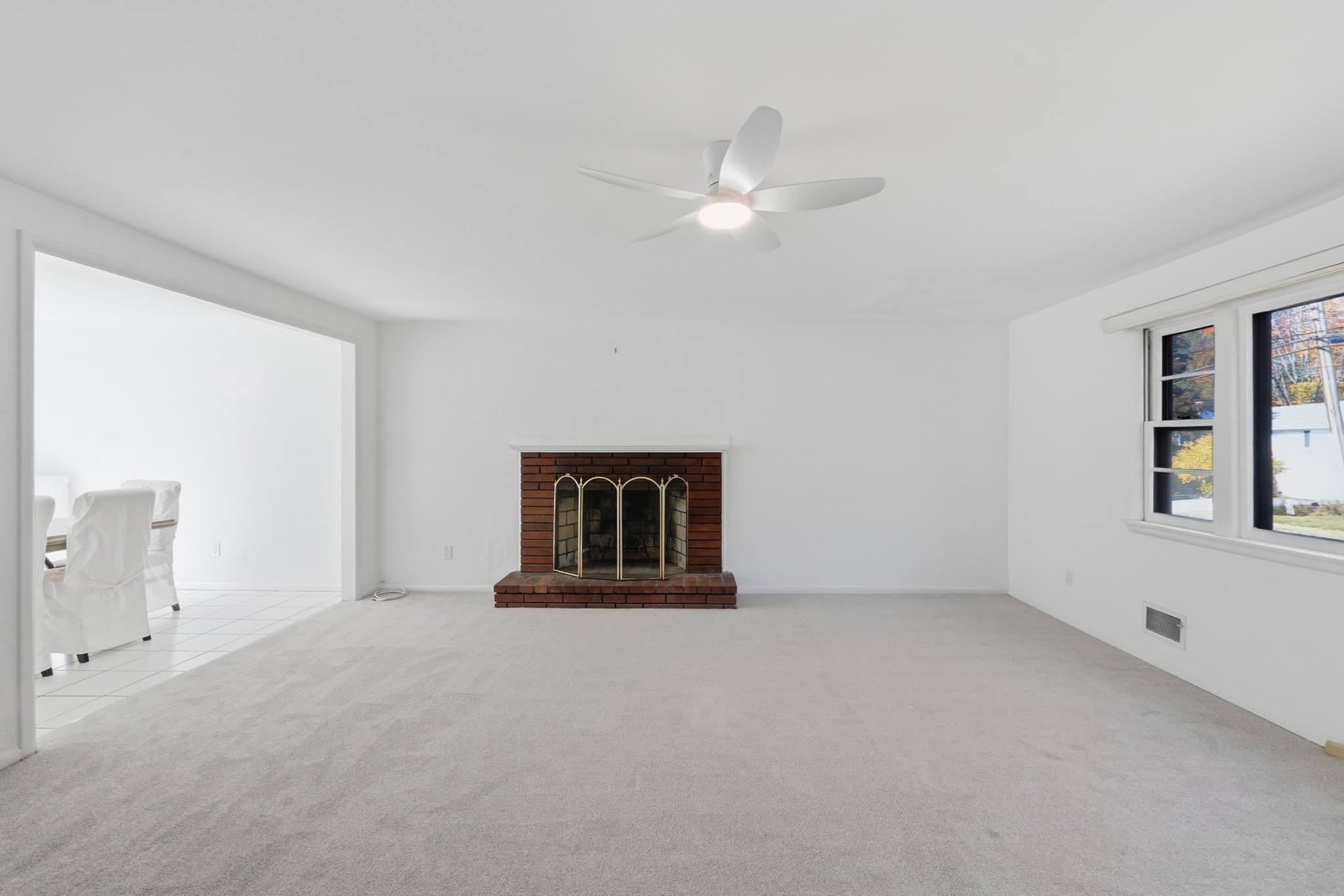 Single Family Residence at 4 Angelica Dr., Framingham MA 01701, Framingham, photo 5 of 42