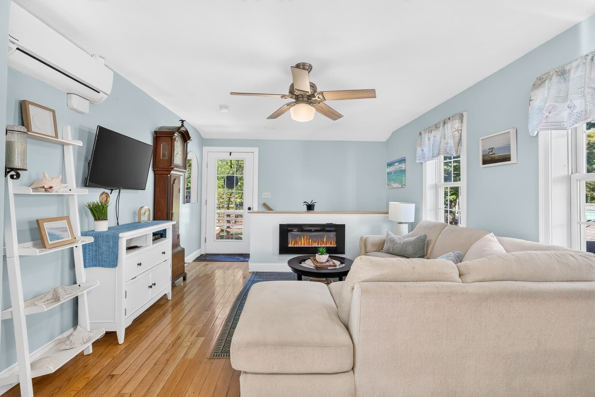 Single Family Residence at 128 Bayridge Ln, Duxbury MA 02332, photo 26 of 41