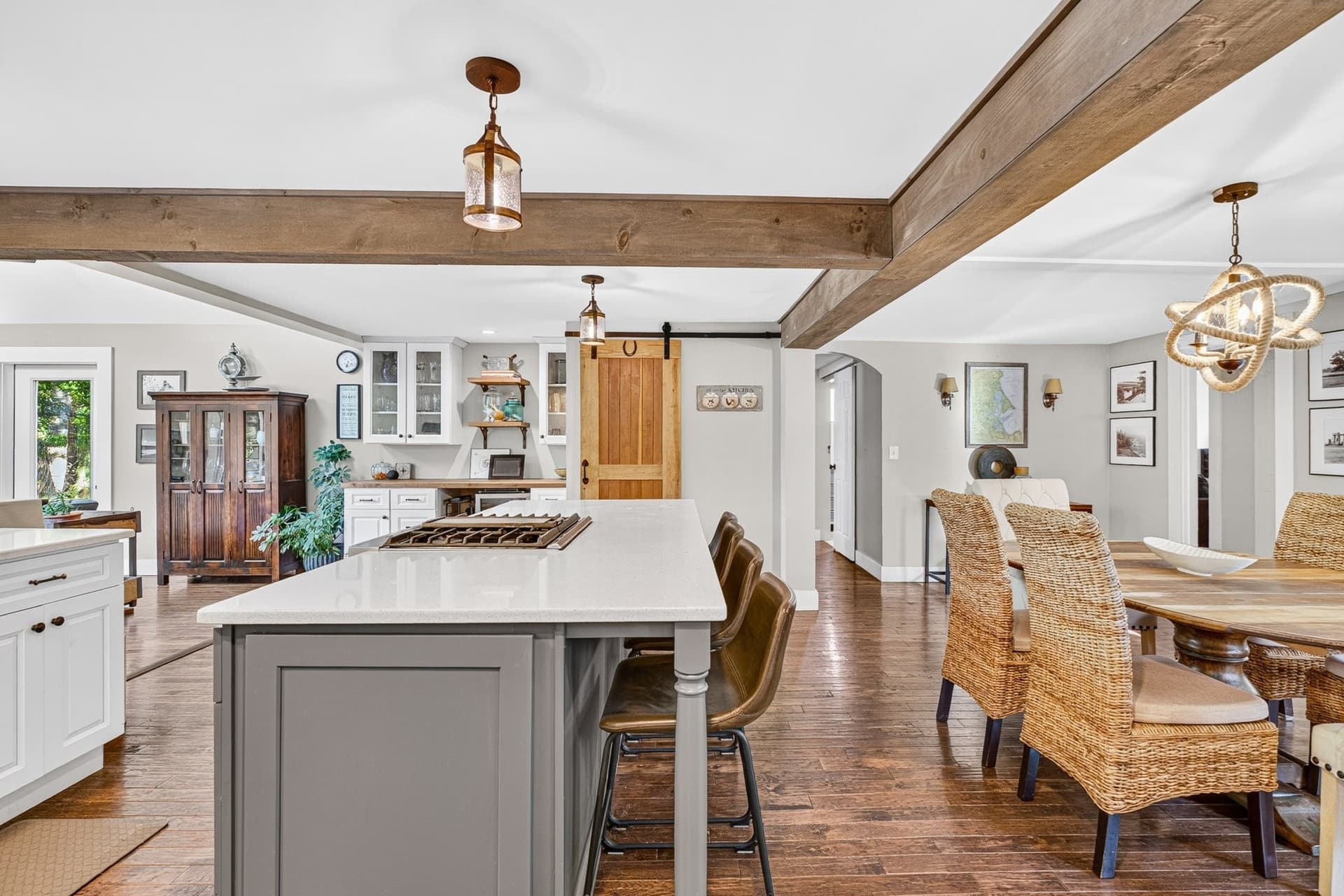 Single Family Residence at 128 Bayridge Ln, Duxbury MA 02332, photo 8 of 41