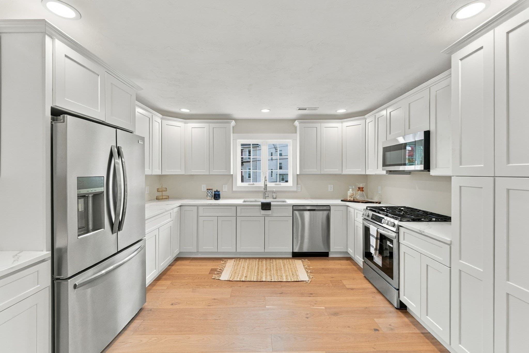 Single Family Residence at 46 Hastings Ave, Worcester MA 01606, photo 17 of 40