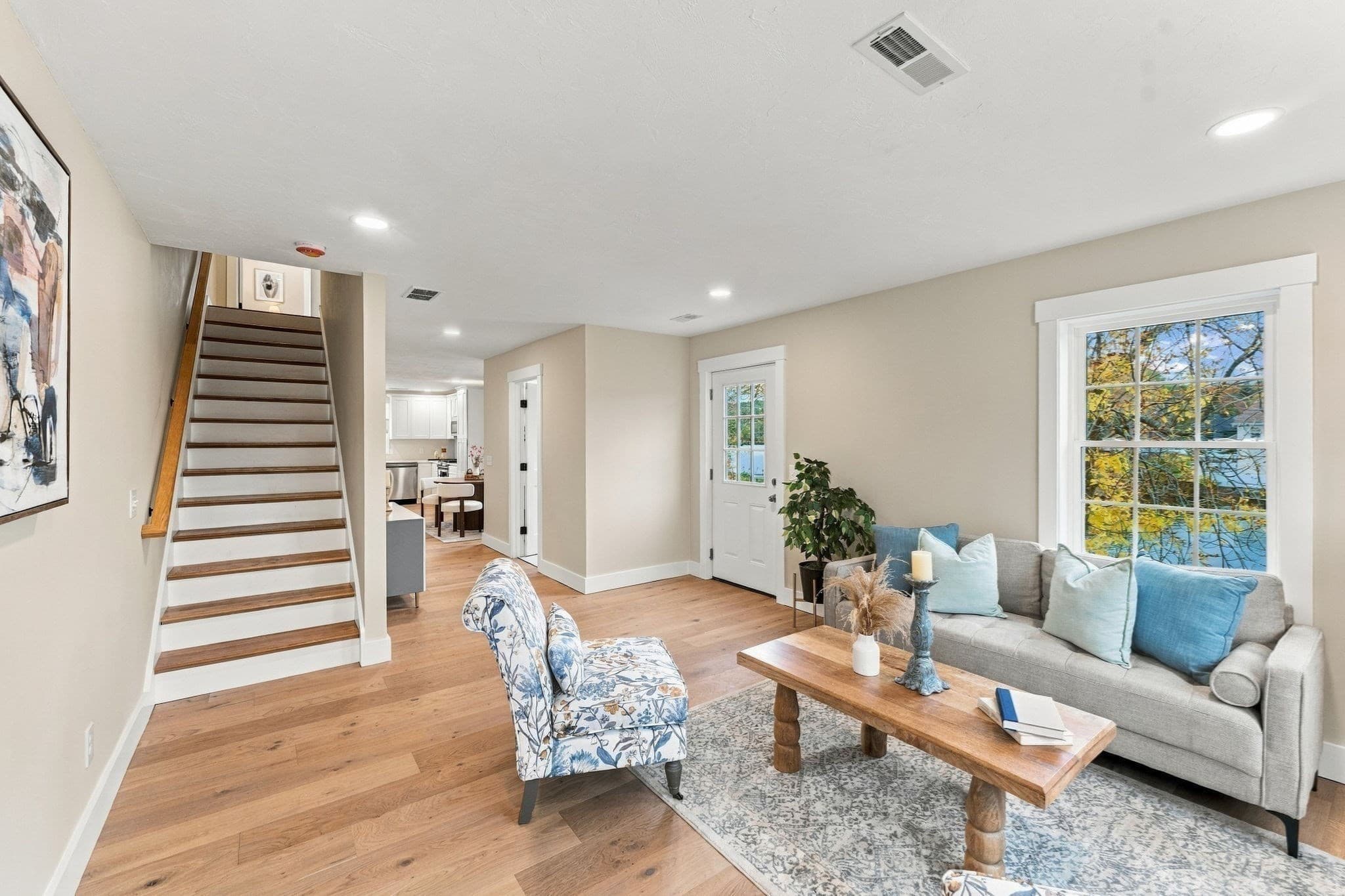 Single Family Residence at 46 Hastings Ave, Worcester MA 01606, photo 14 of 40
