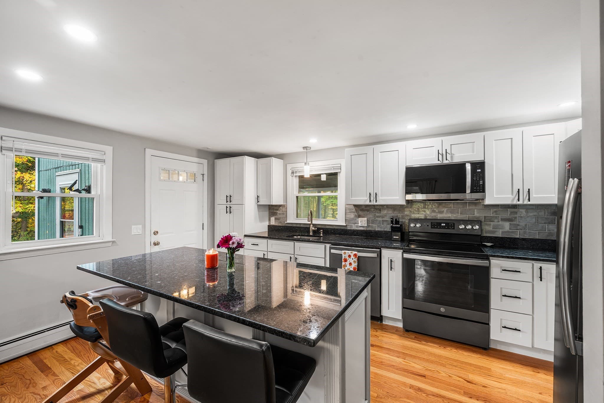 Single Family Residence at 95 Baldwin Rd, Billerica MA 01821, Billerica, photo 6 of 40