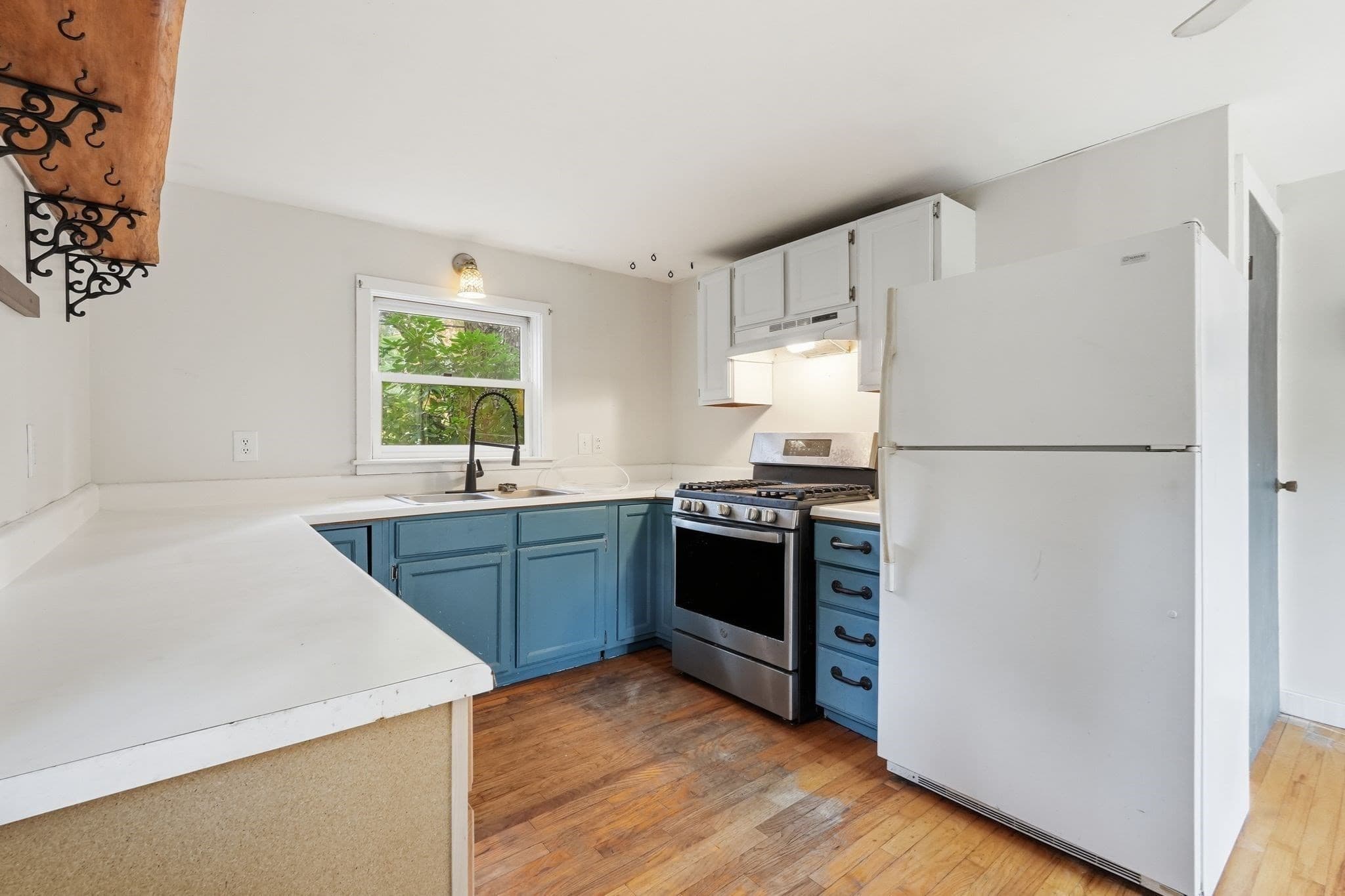 Single Family Residence at 163 Leverett Rd, Shutesbury MA 01072, photo 11 of 34