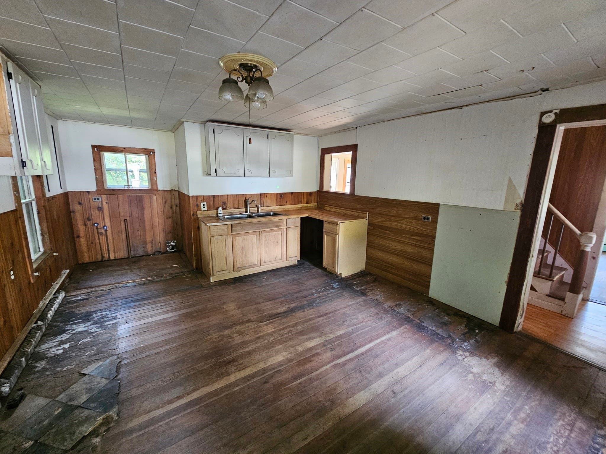 Single Family Residence at 28 Carpenter St, Warren MA 01083, photo 4 of 14