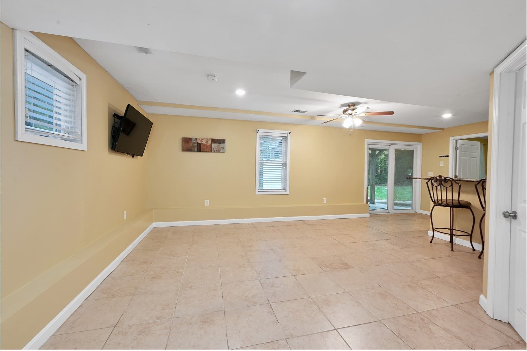 Condominium at 55 Surrey Ln # 55, East Bridgewater MA 02333, photo 26 of 42