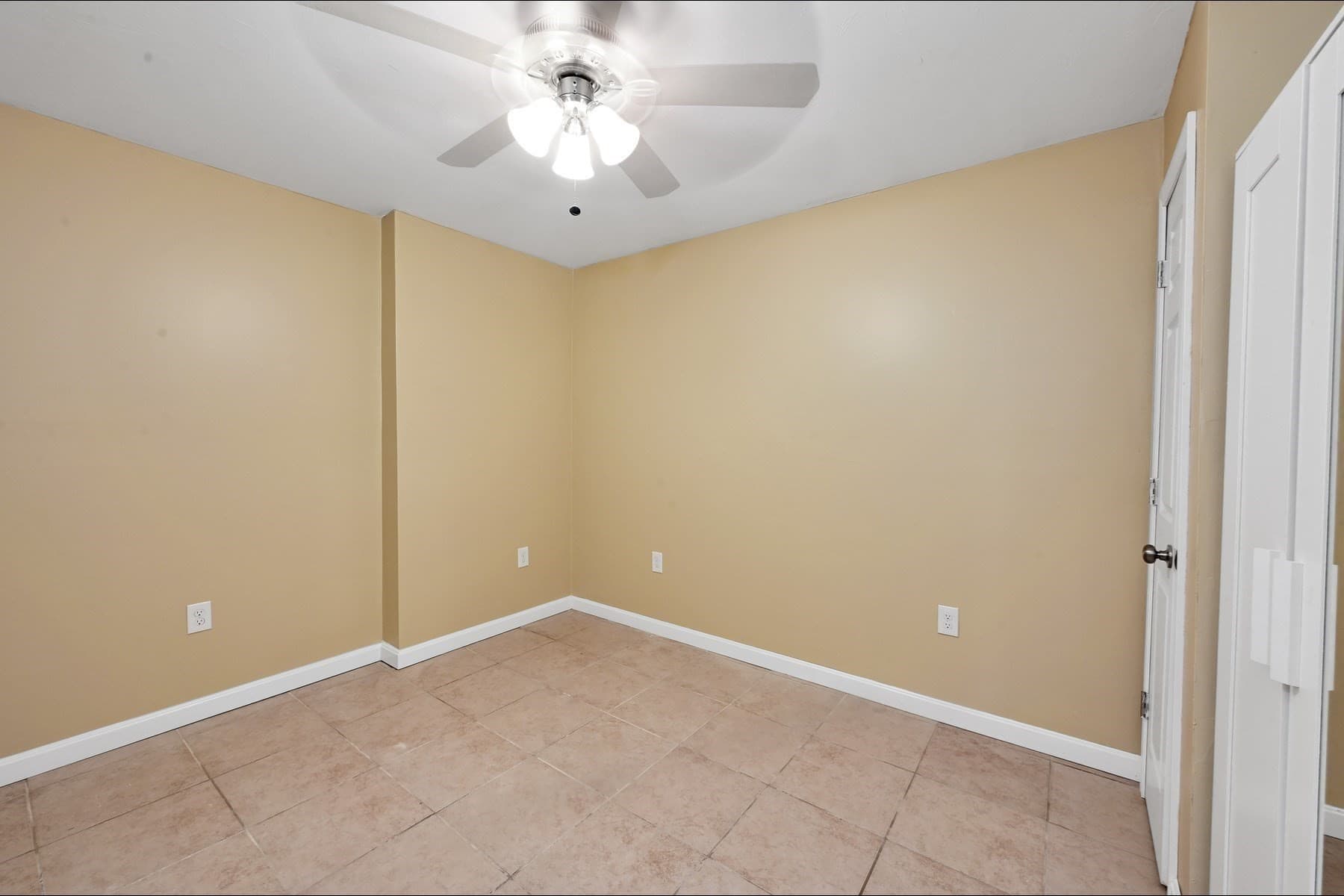 Condominium at 55 Surrey Ln # 55, East Bridgewater MA 02333, photo 30 of 42