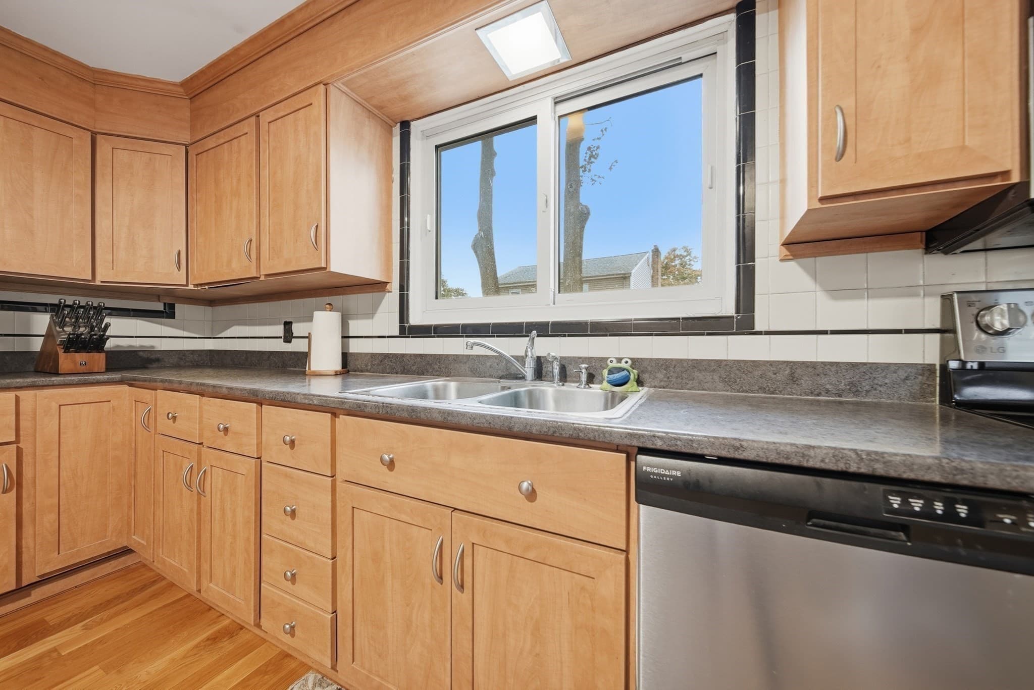 Single Family Residence at 74 Plimpton Ave, Norwood MA 02062, photo 4 of 29