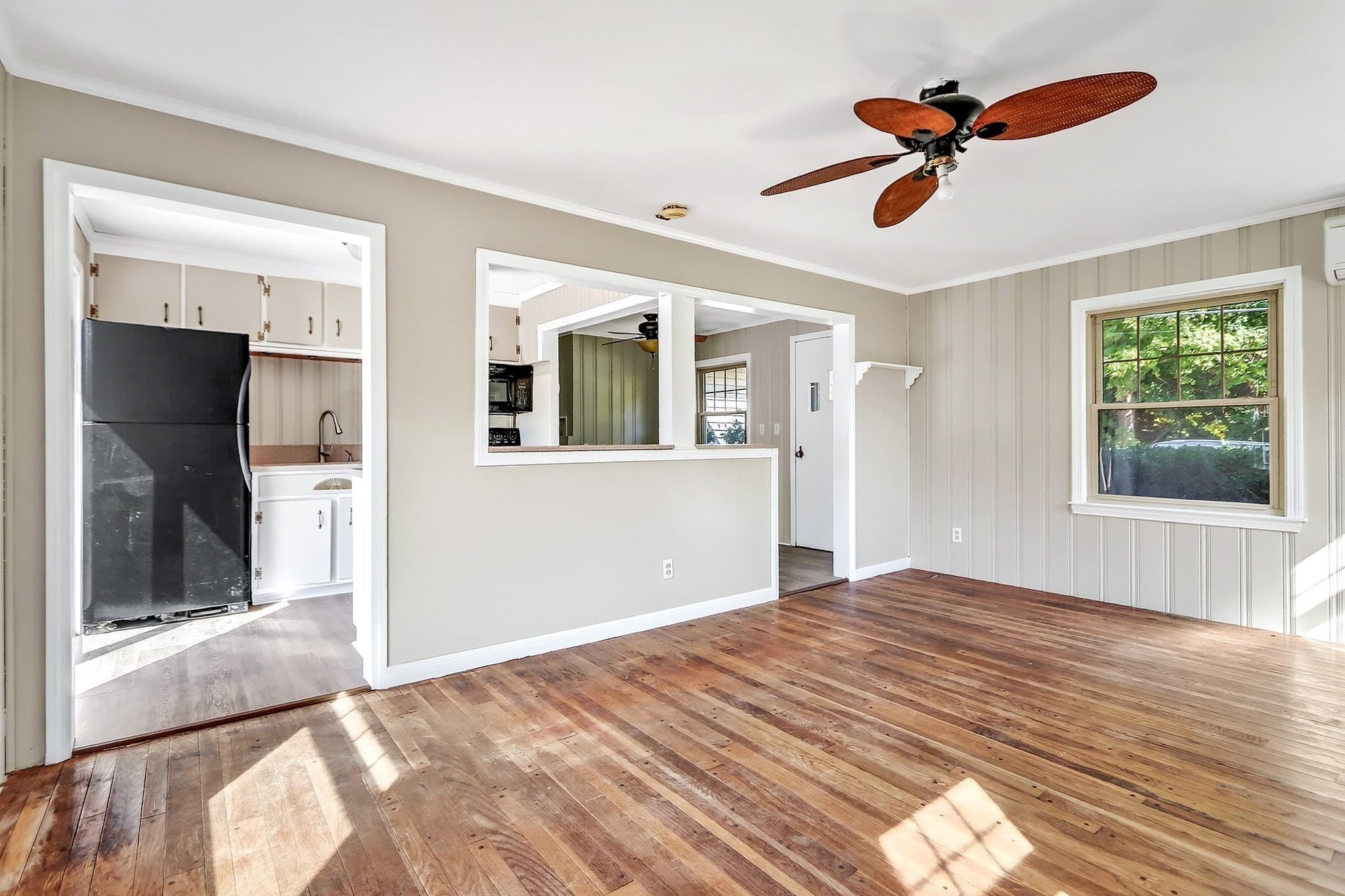 Single Family Residence at 32 Winter St, Marlborough MA 01752, photo 6 of 29