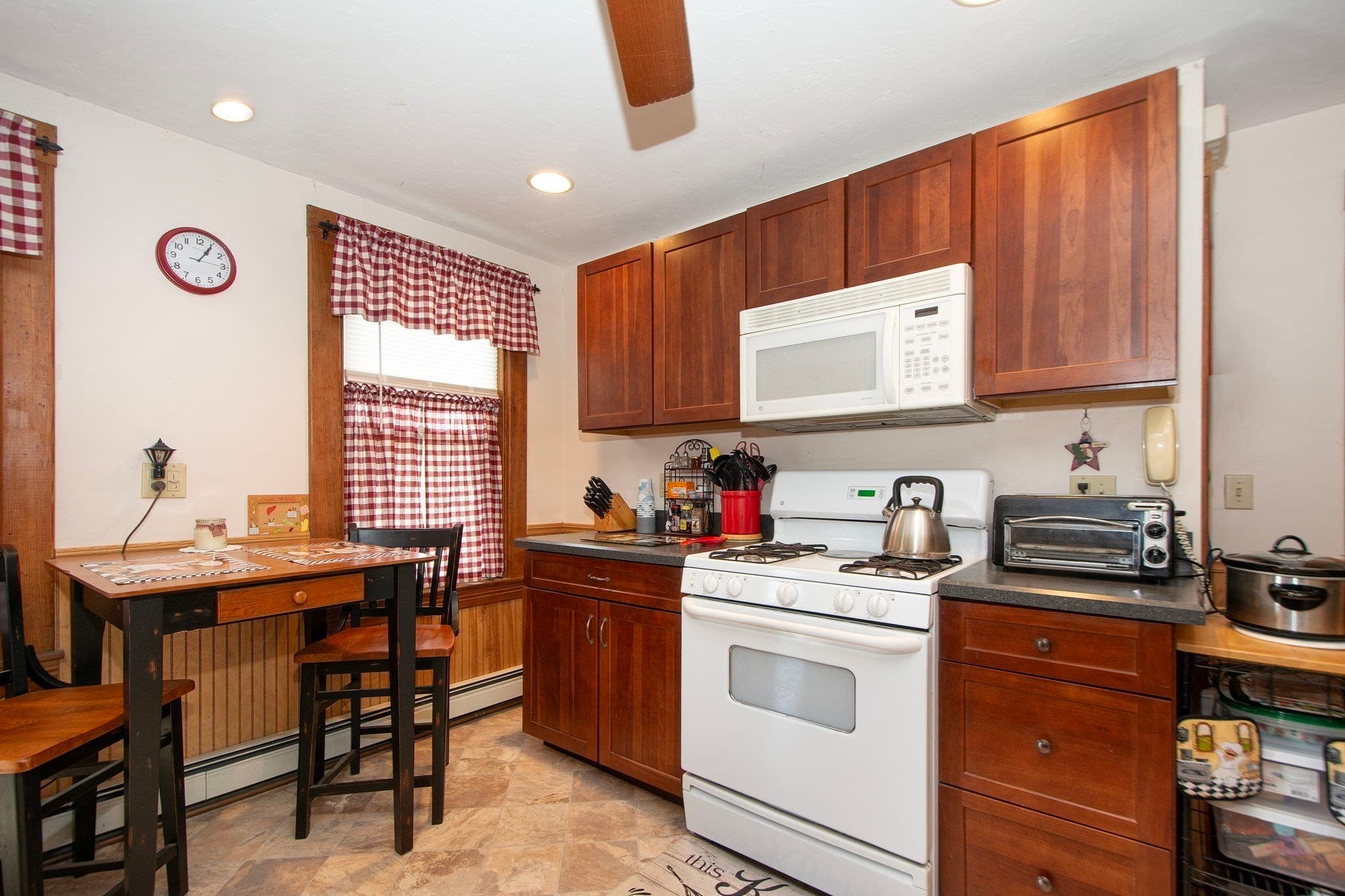2 Family - 2 Units Up/Down at 66-68 Reed St, Rockland MA 02370, Rockland, photo 14 of 20