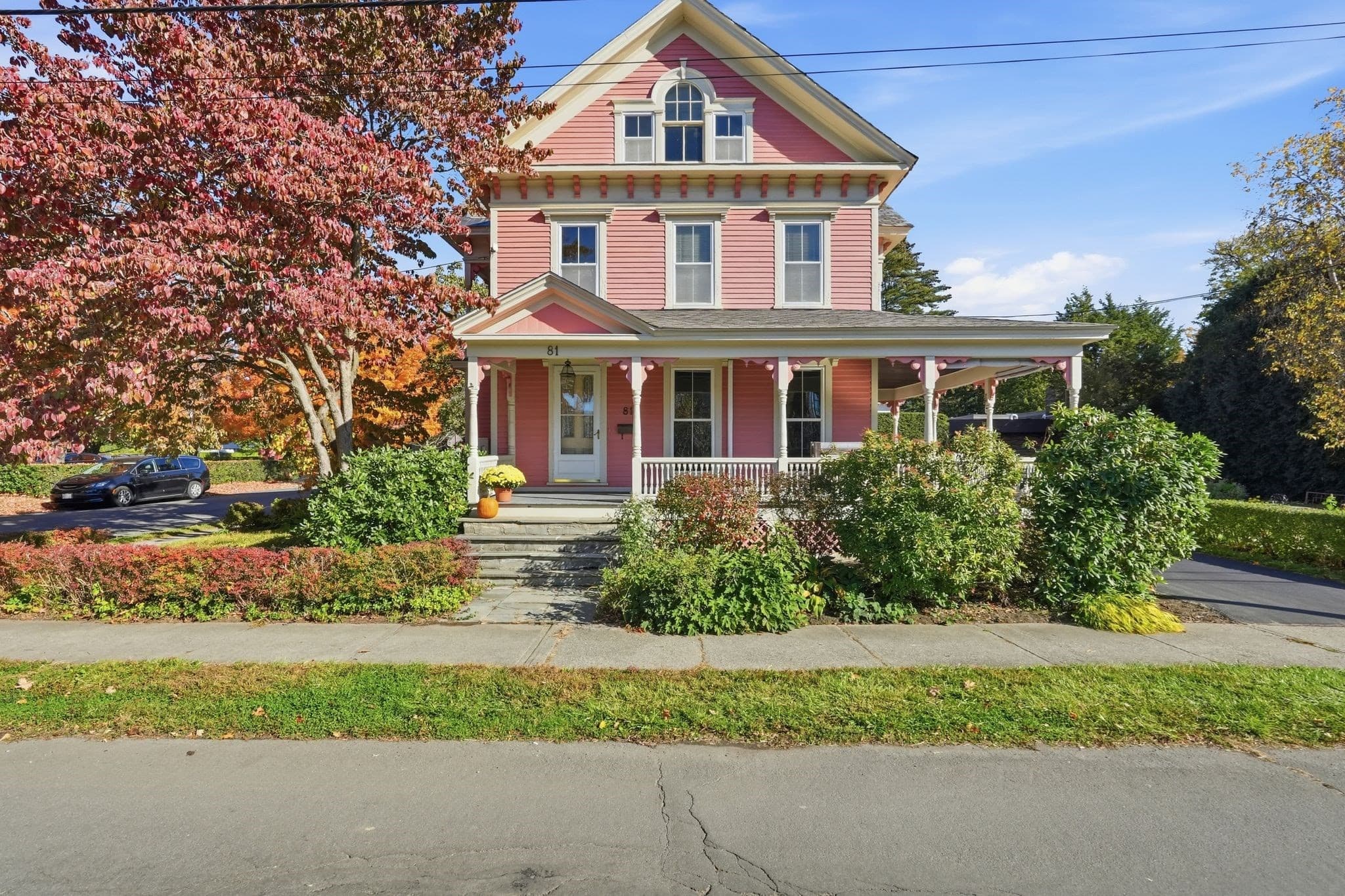 81 Franklin St, Greenfield MA 01301