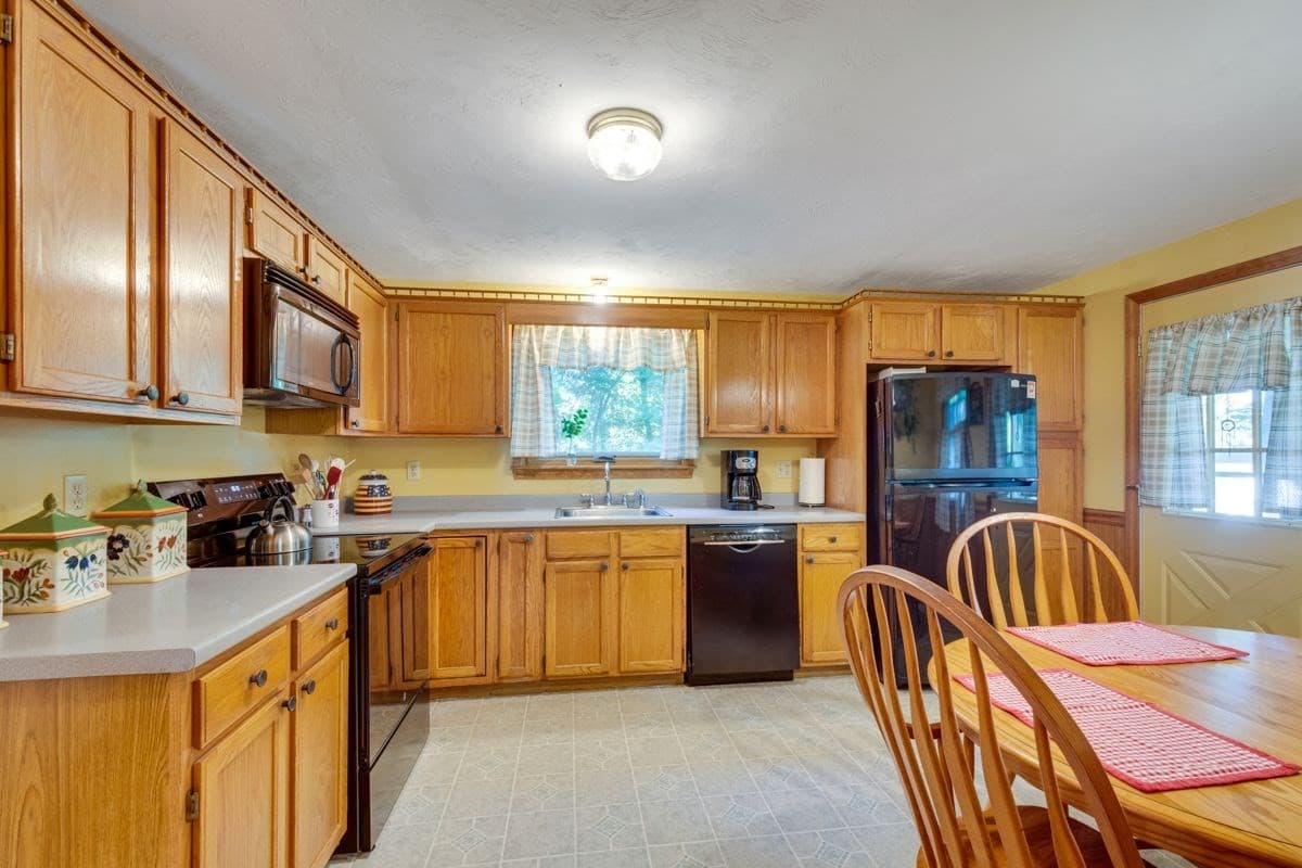 Single Family Residence at 9 Beatty Ln, Easton MA 02375, photo 14 of 34