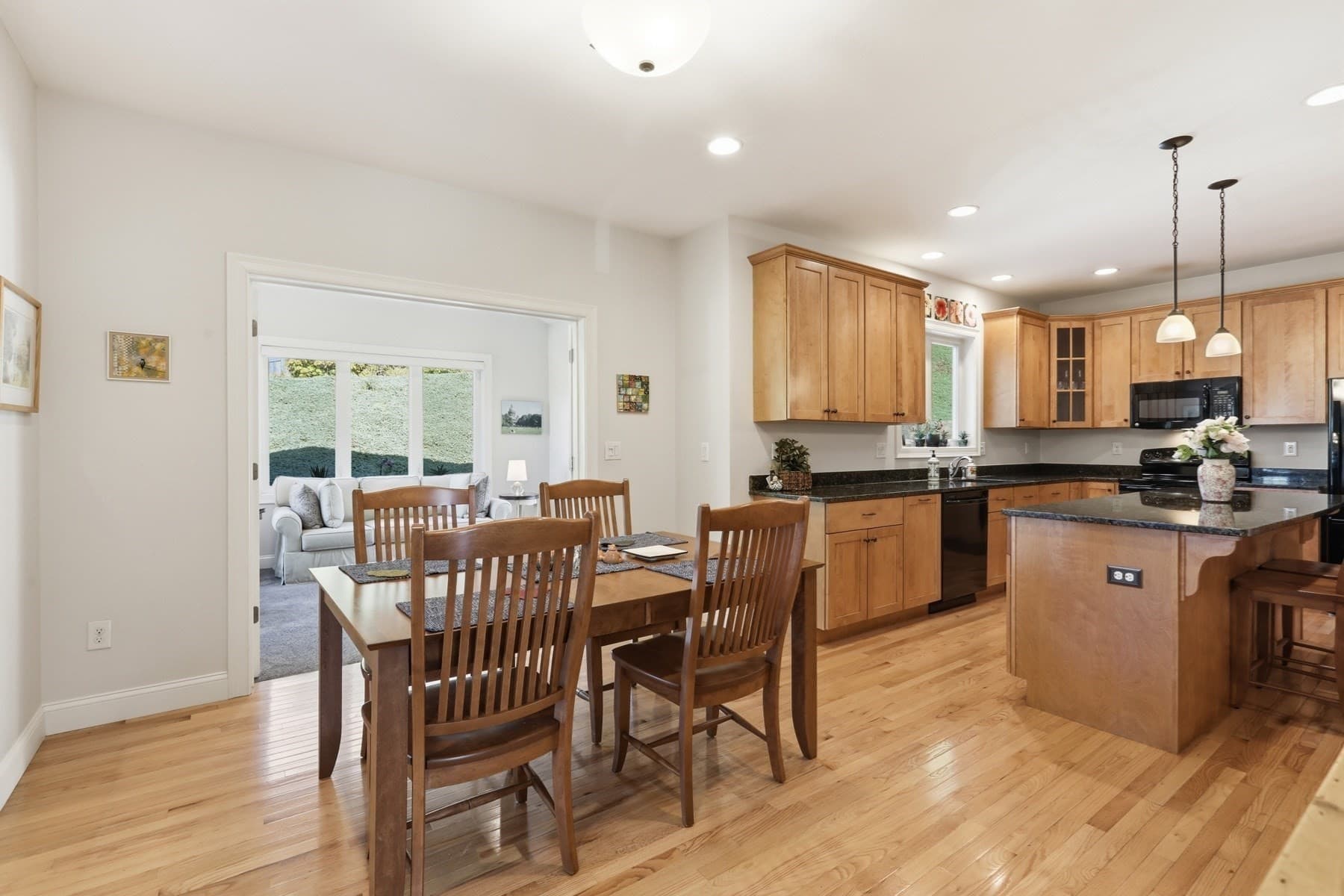 Single Family Residence at 40 Winship Dr, Stoneham MA 02180, photo 8 of 36