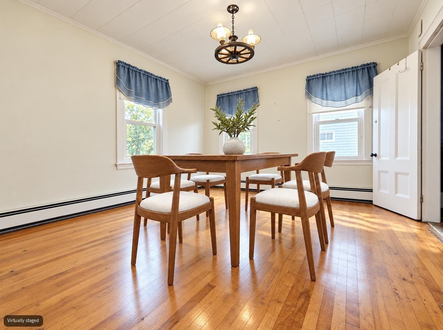 Single Family Residence at 4 Upham St, Salem MA 01970, photo 6 of 38