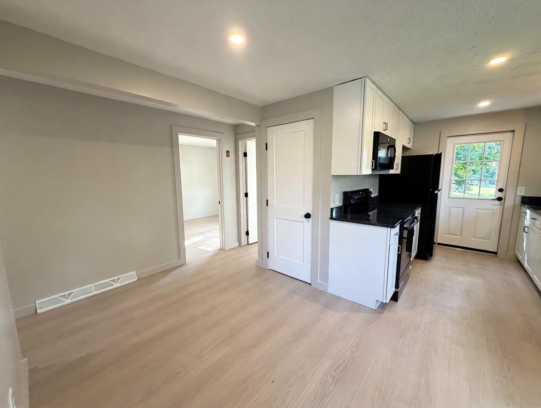 Single Family Residence at 71 Beech St, Palmer MA 01069, Palmer, photo 20 of 33