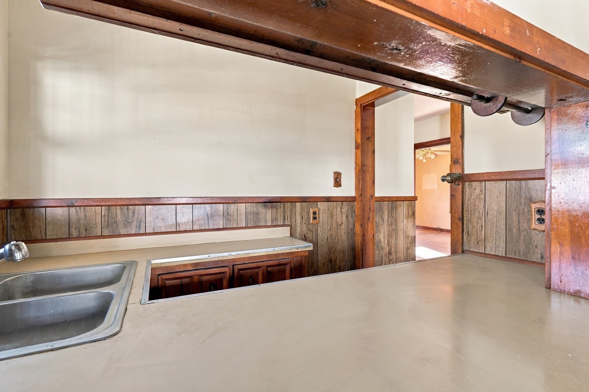Single Family Residence at 149 Lake St, Webster MA 01570, photo 13 of 34