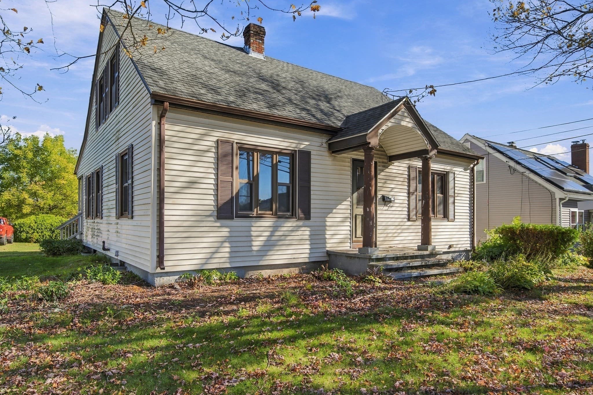 Single Family Residence at 149 Lake St, Webster MA 01570, photo 3 of 34