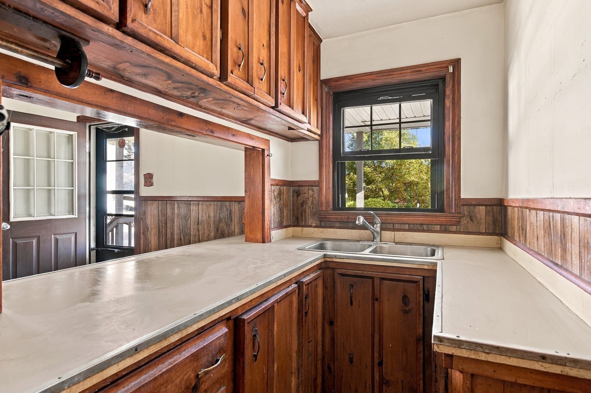Single Family Residence at 149 Lake St, Webster MA 01570, photo 11 of 34