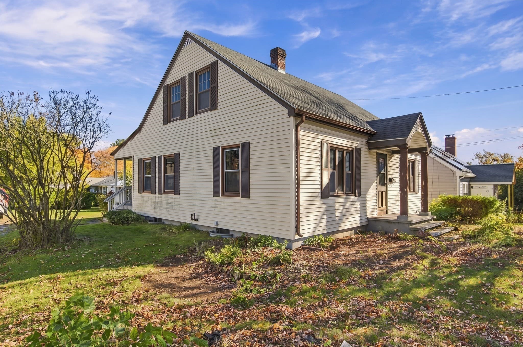 Single Family Residence at 149 Lake St, Webster MA 01570, photo 4 of 34