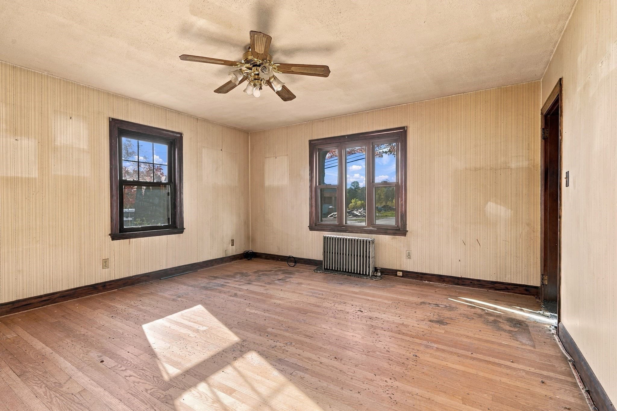 Single Family Residence at 149 Lake St, Webster MA 01570, photo 21 of 34