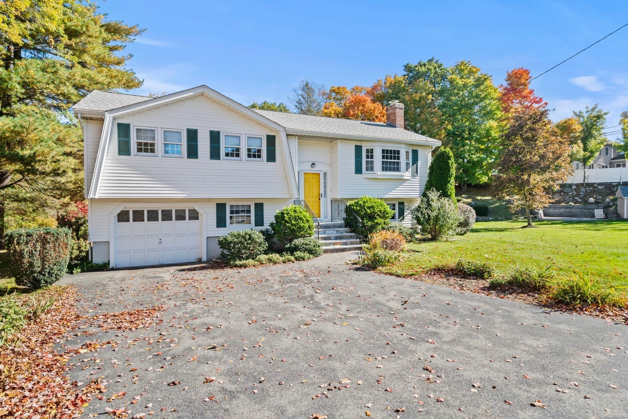 Single Family Residence at 5 Bamberg Drive, Woburn MA 01801, photo 2 of 37