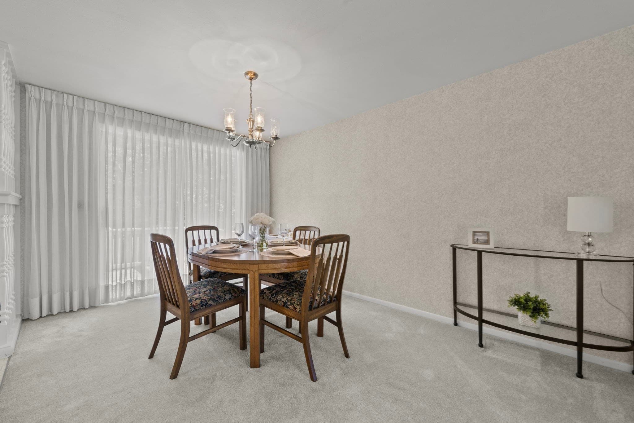 Single Family Residence at 5 Bamberg Drive, Woburn MA 01801, photo 9 of 37
