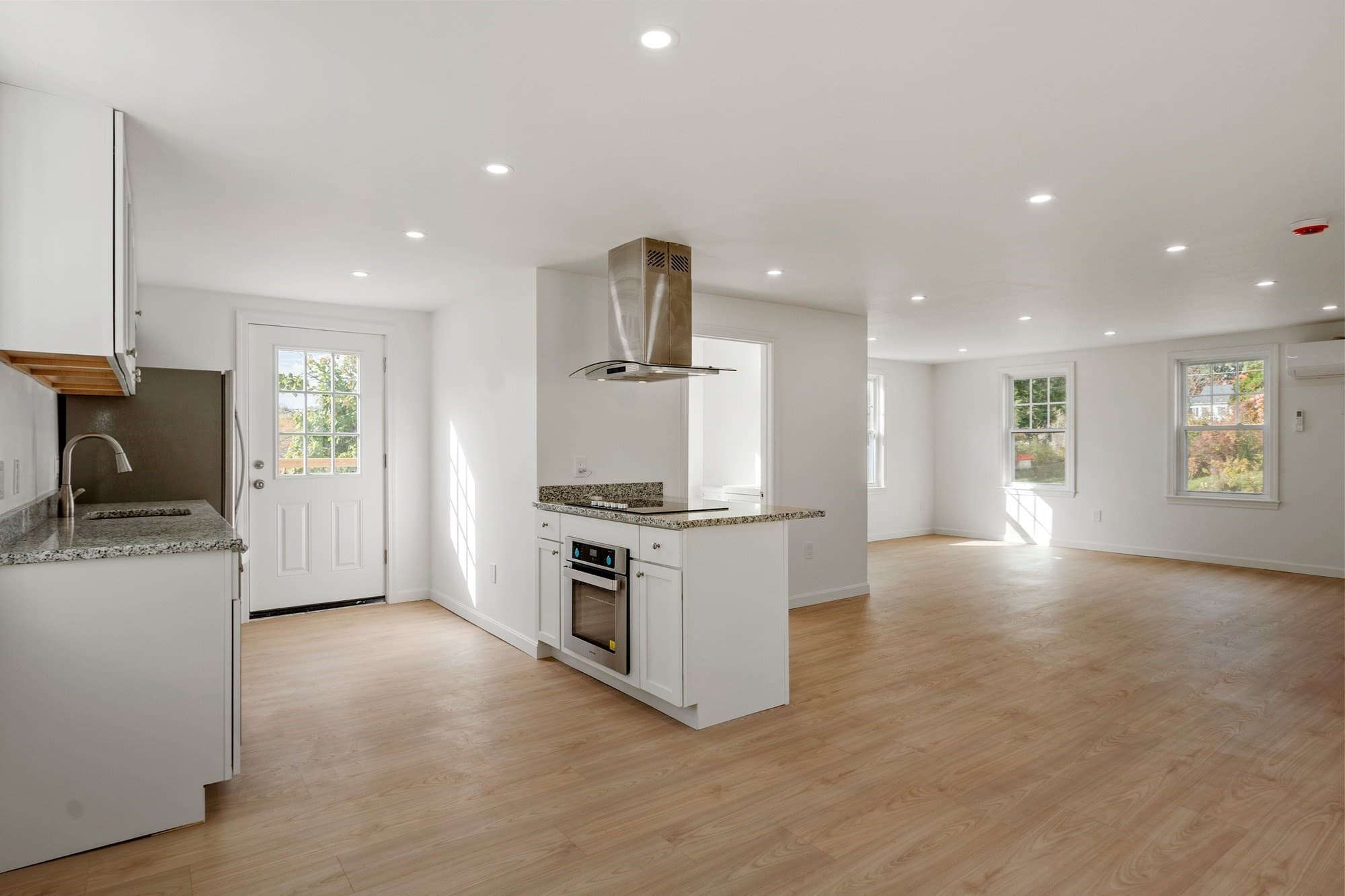 Single Family Residence at 468 Parker Street, Gardner MA 01440, photo 3 of 34