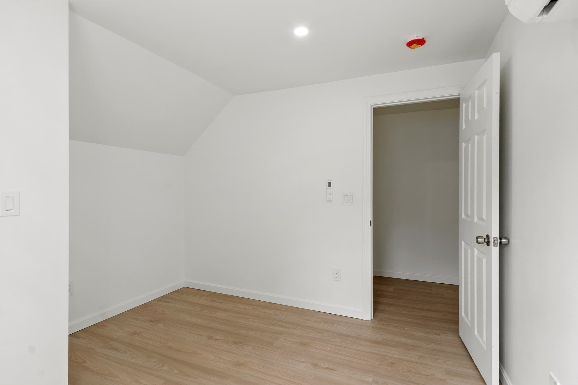 Single Family Residence at 468 Parker Street, Gardner MA 01440, photo 21 of 34
