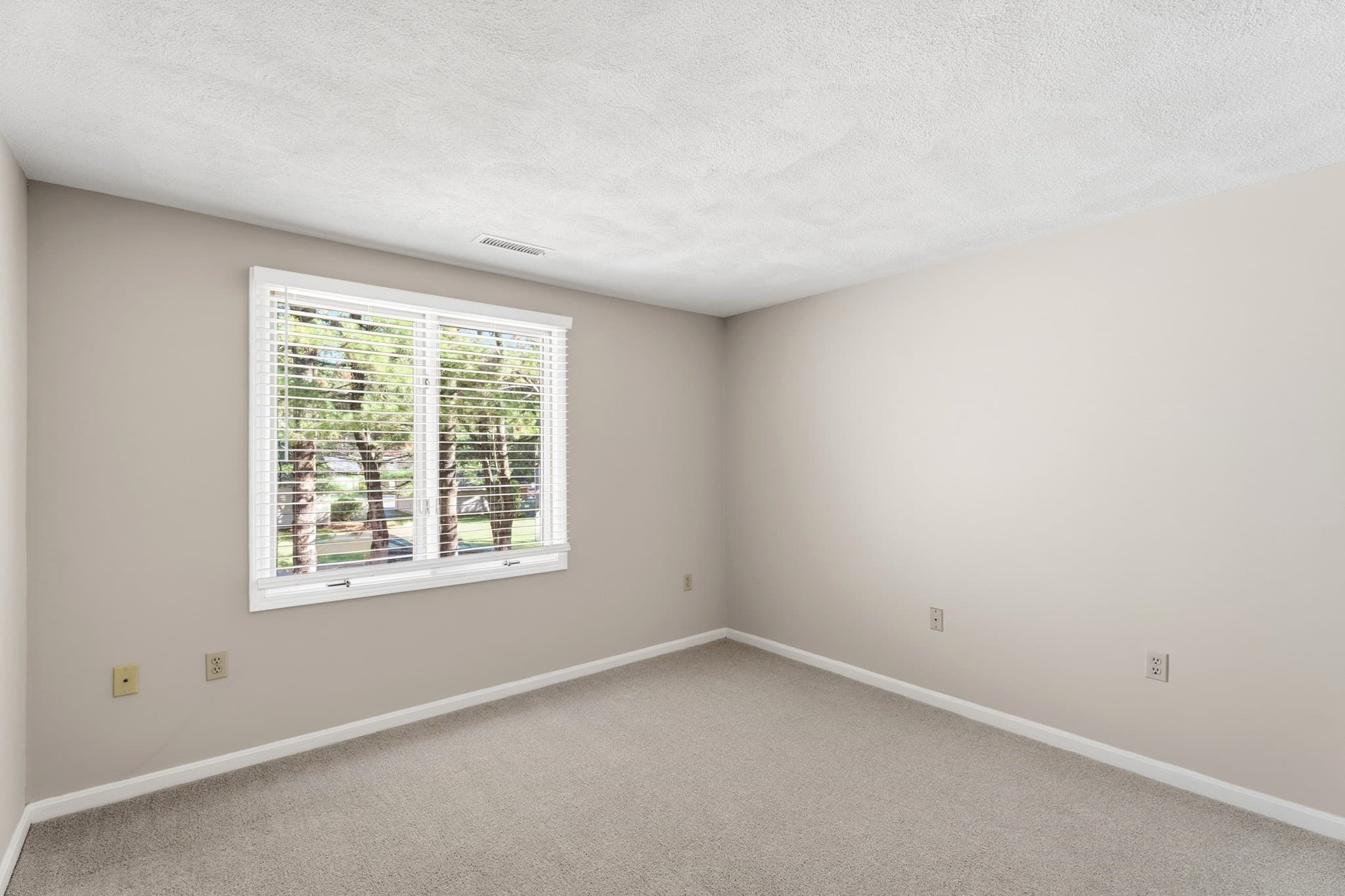 Condominium at 67 Brickett Hill # 67, Haverhill MA 01830, photo 21 of 39
