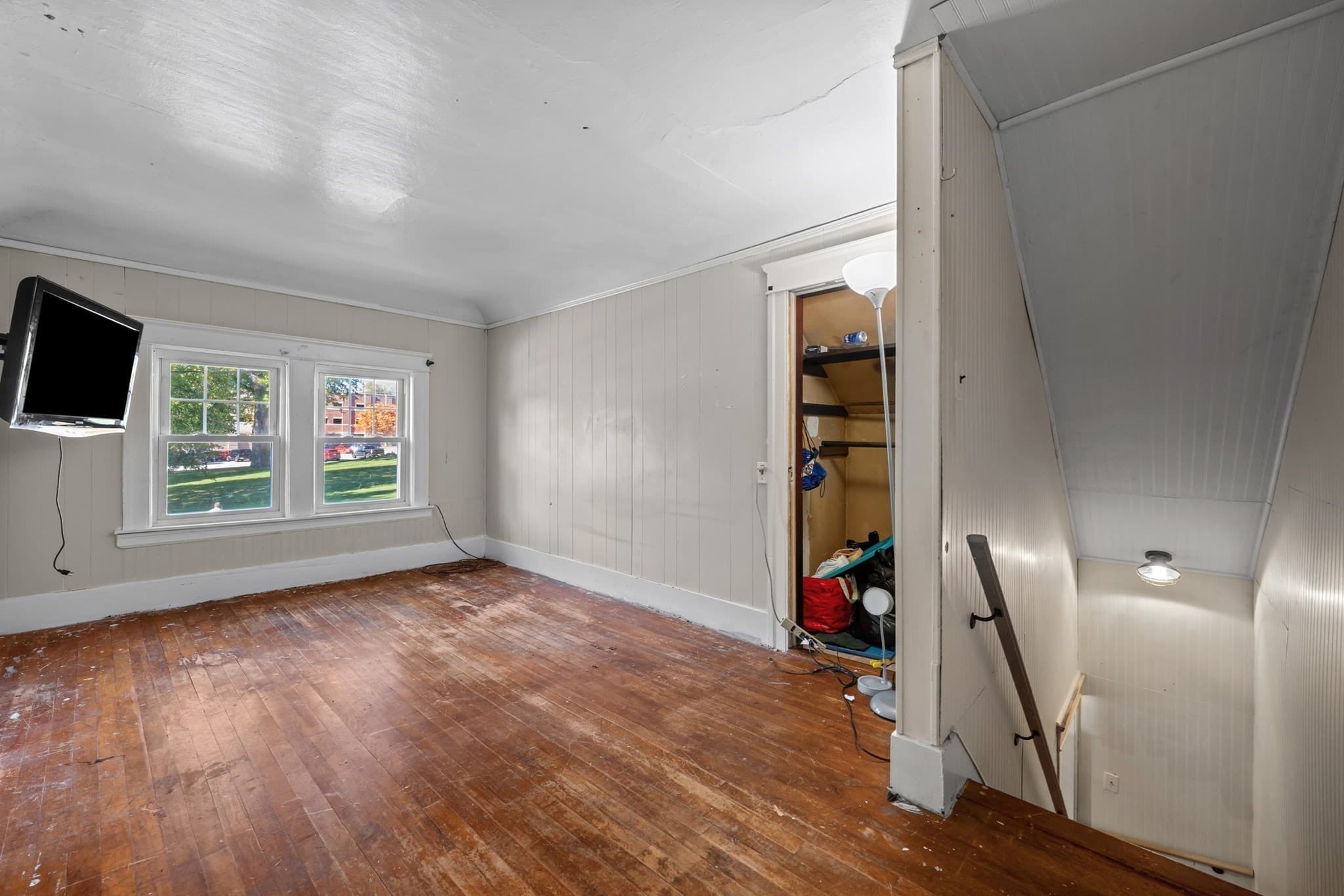 Single Family Residence at 48 Beverly Rd, Worcester MA 01605, photo 22 of 38