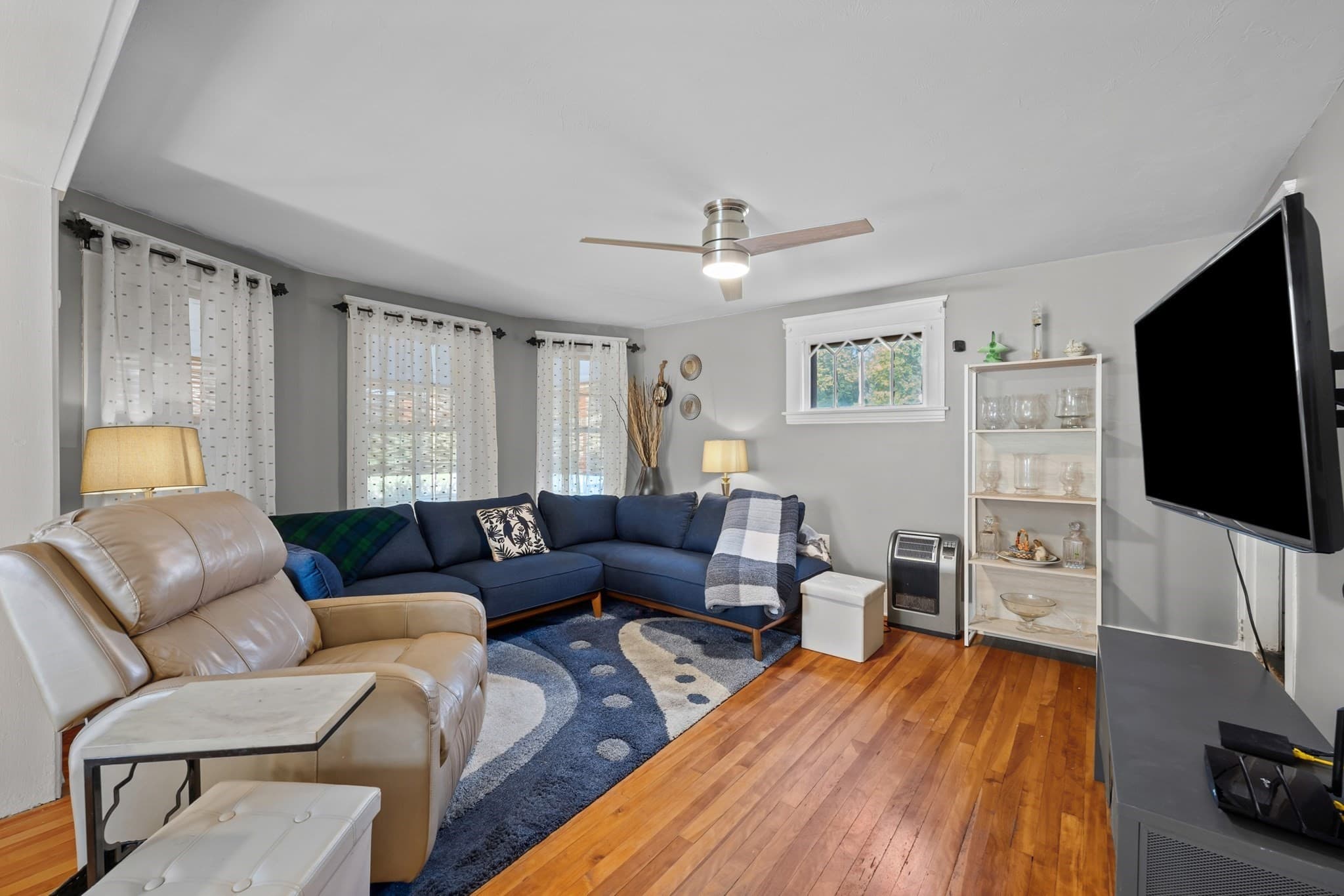 Single Family Residence at 48 Beverly Rd, Worcester MA 01605, photo 9 of 38