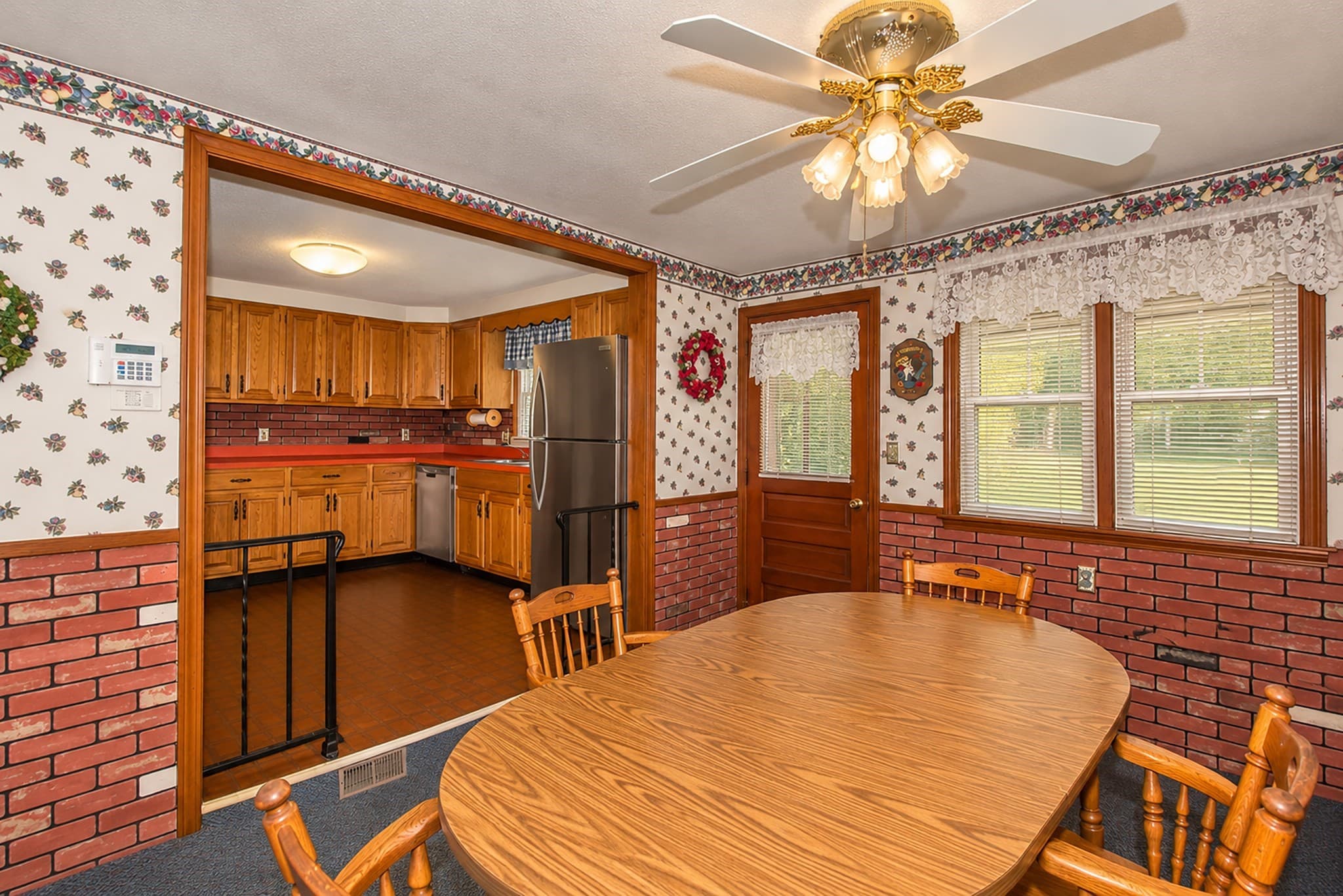 Single Family Residence at 65 Ridgeway Dr, Agawam MA 01030, photo 13 of 35