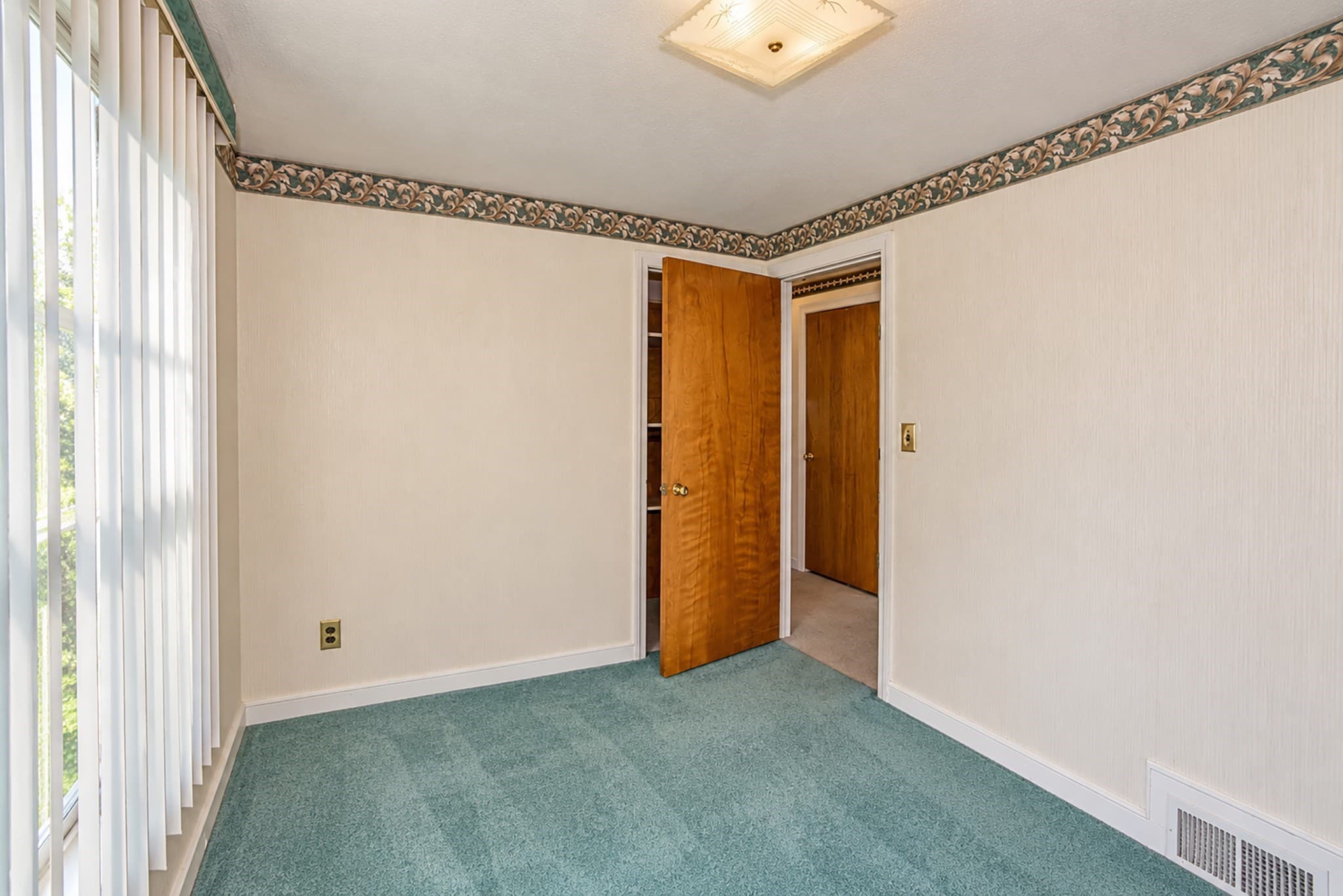 Single Family Residence at 65 Ridgeway Dr, Agawam MA 01030, photo 16 of 35