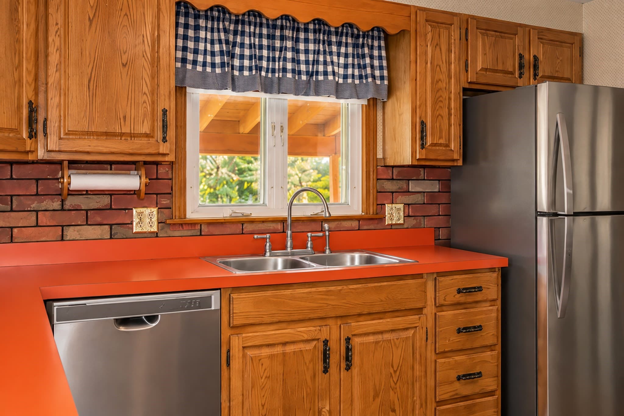 Single Family Residence at 65 Ridgeway Dr, Agawam MA 01030, photo 7 of 35