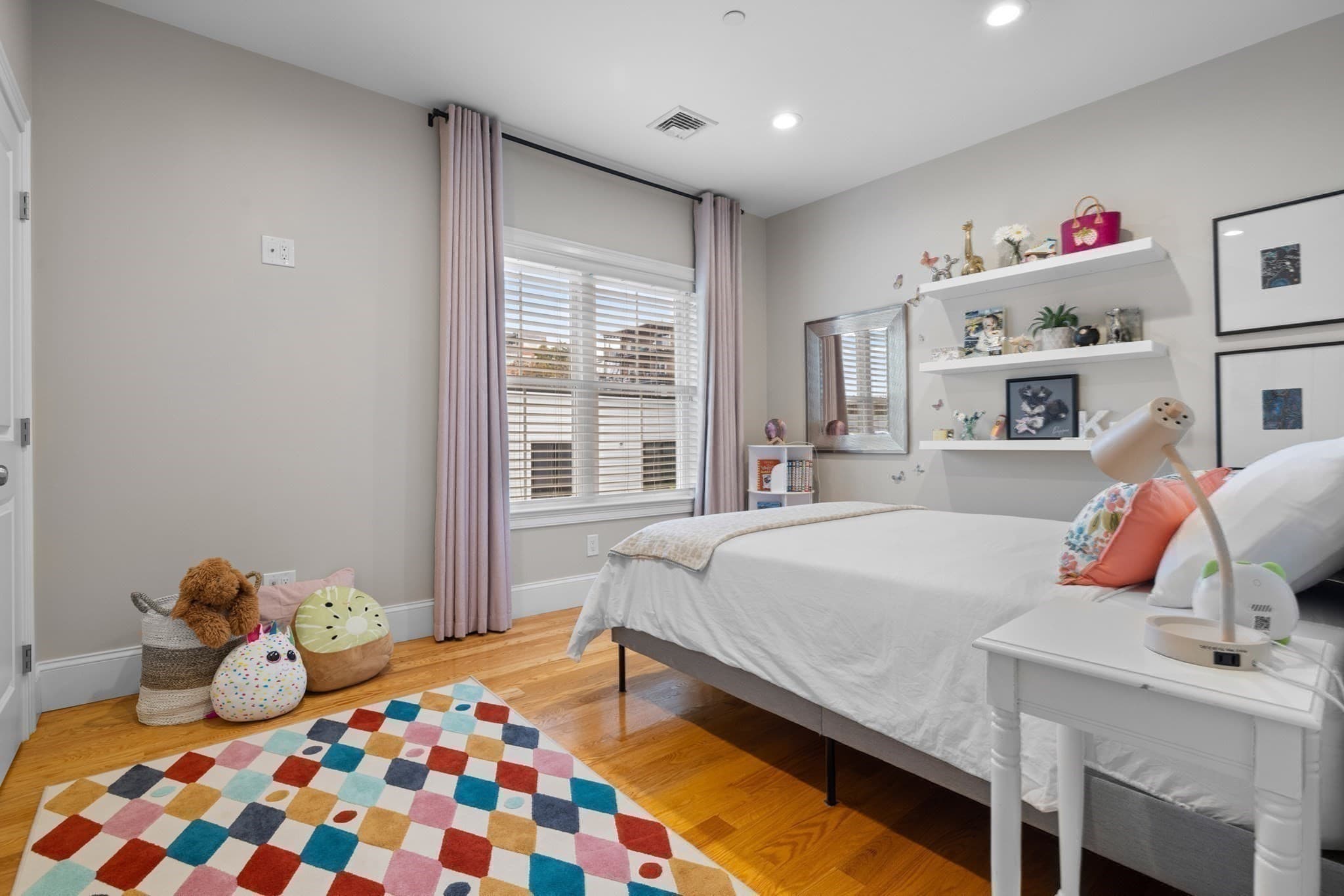 Condominium at 2 G # 3, Boston MA 02127, Boston, photo 22 of 39