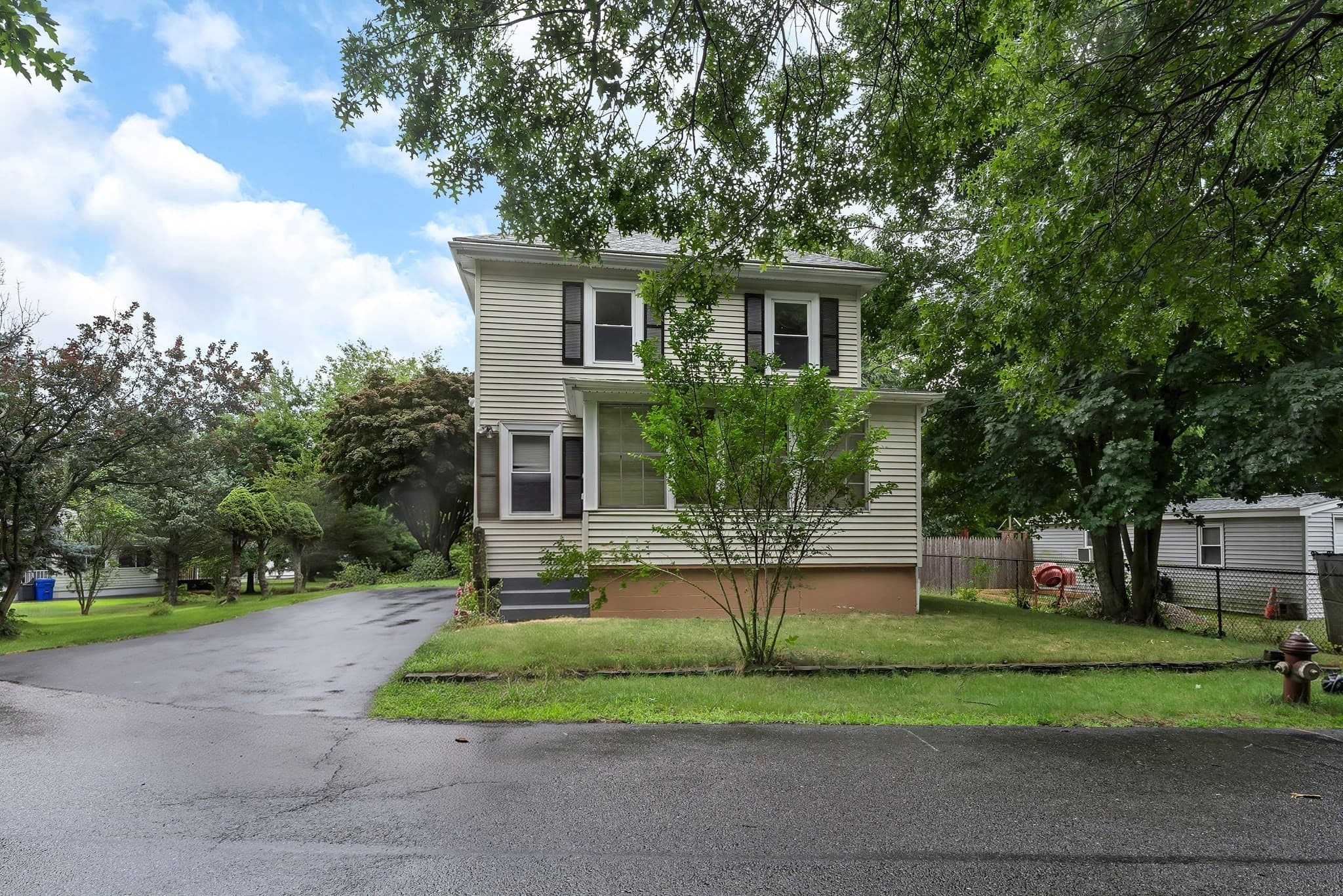 2 Clarendon St, Taunton MA 02780