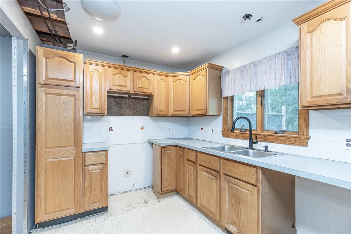 Single Family Residence at 20 Wright St, North Reading MA 01864, photo 13 of 28