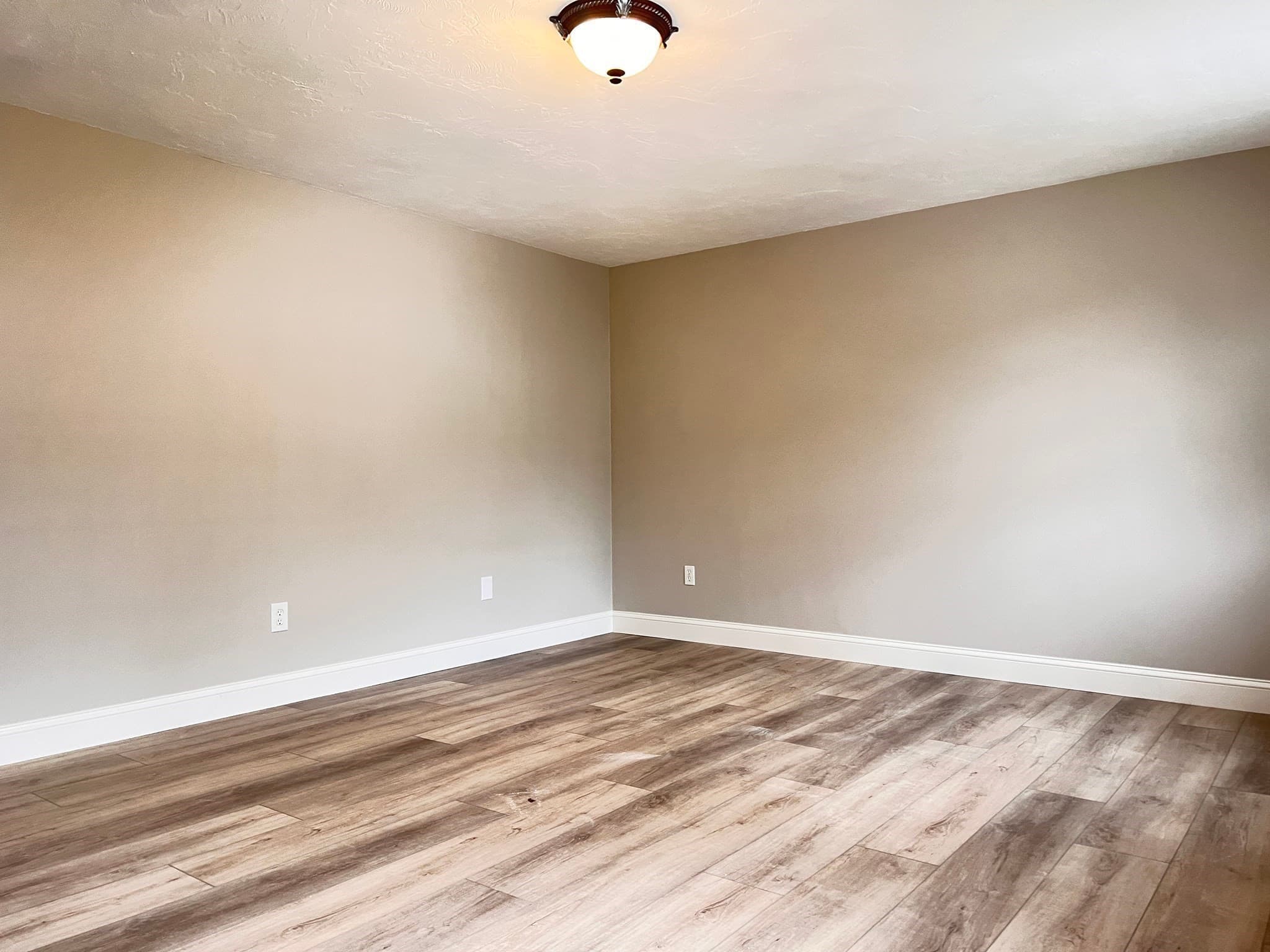 Condominium at 1 Village Grn # 1, Millbury MA 01527, photo 13 of 24
