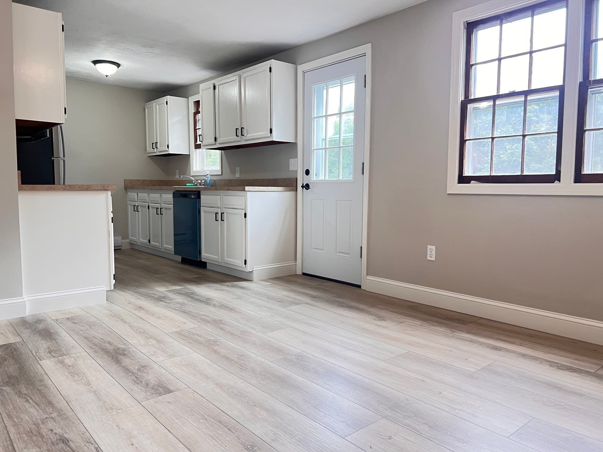 Condominium at 1 Village Grn # 1, Millbury MA 01527, photo 5 of 24