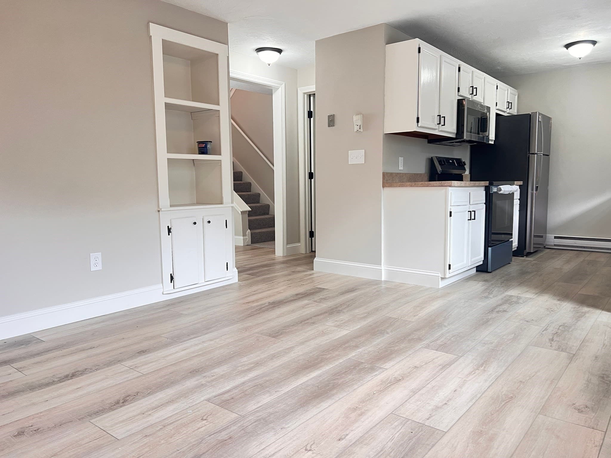 Condominium at 1 Village Grn # 1, Millbury MA 01527, photo 4 of 24