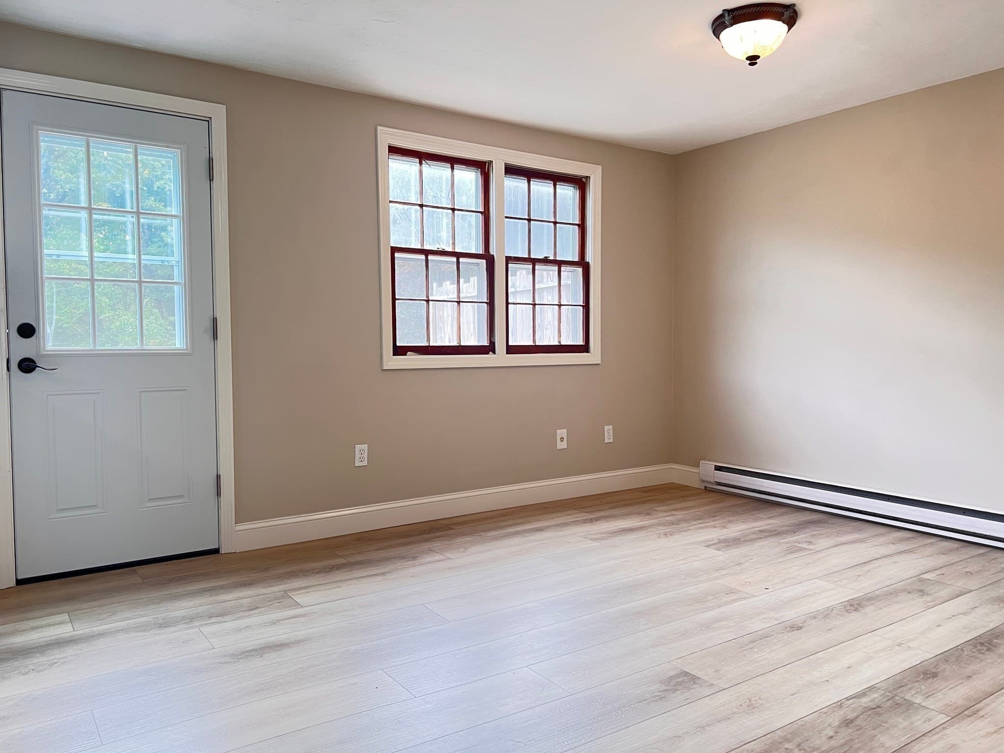 Condominium at 1 Village Grn # 1, Millbury MA 01527, photo 8 of 24