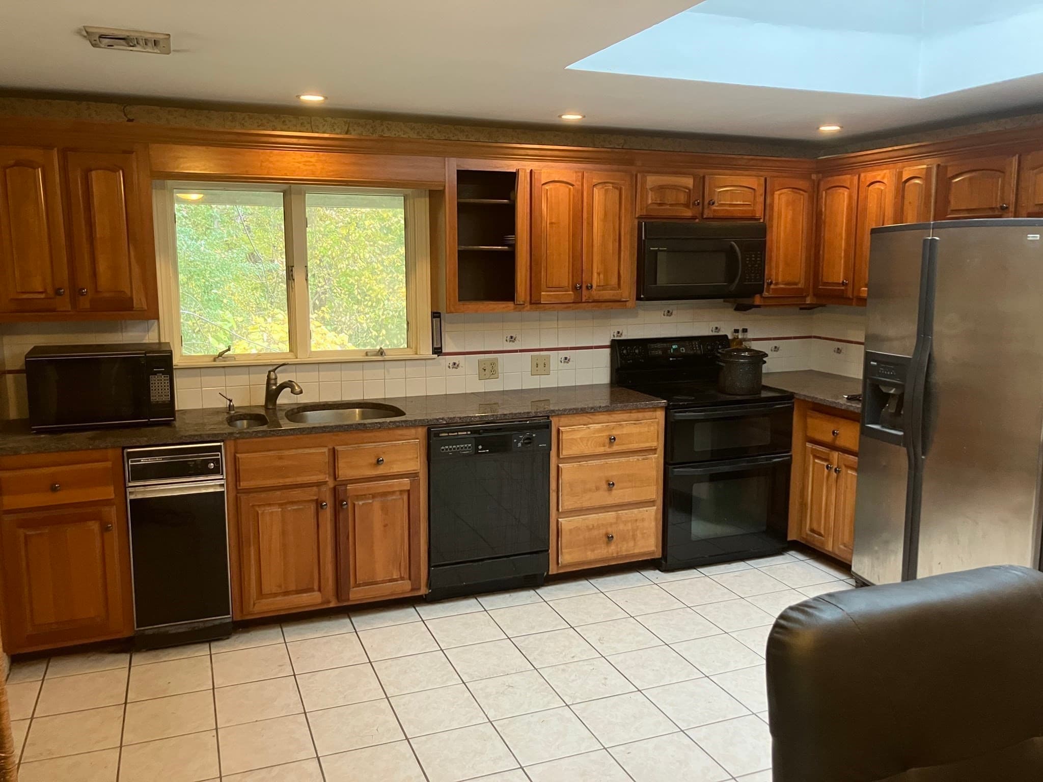 Single Family Residence at 5 Clinton St, Wilmington MA 01887, Wilmington, photo 6 of 18