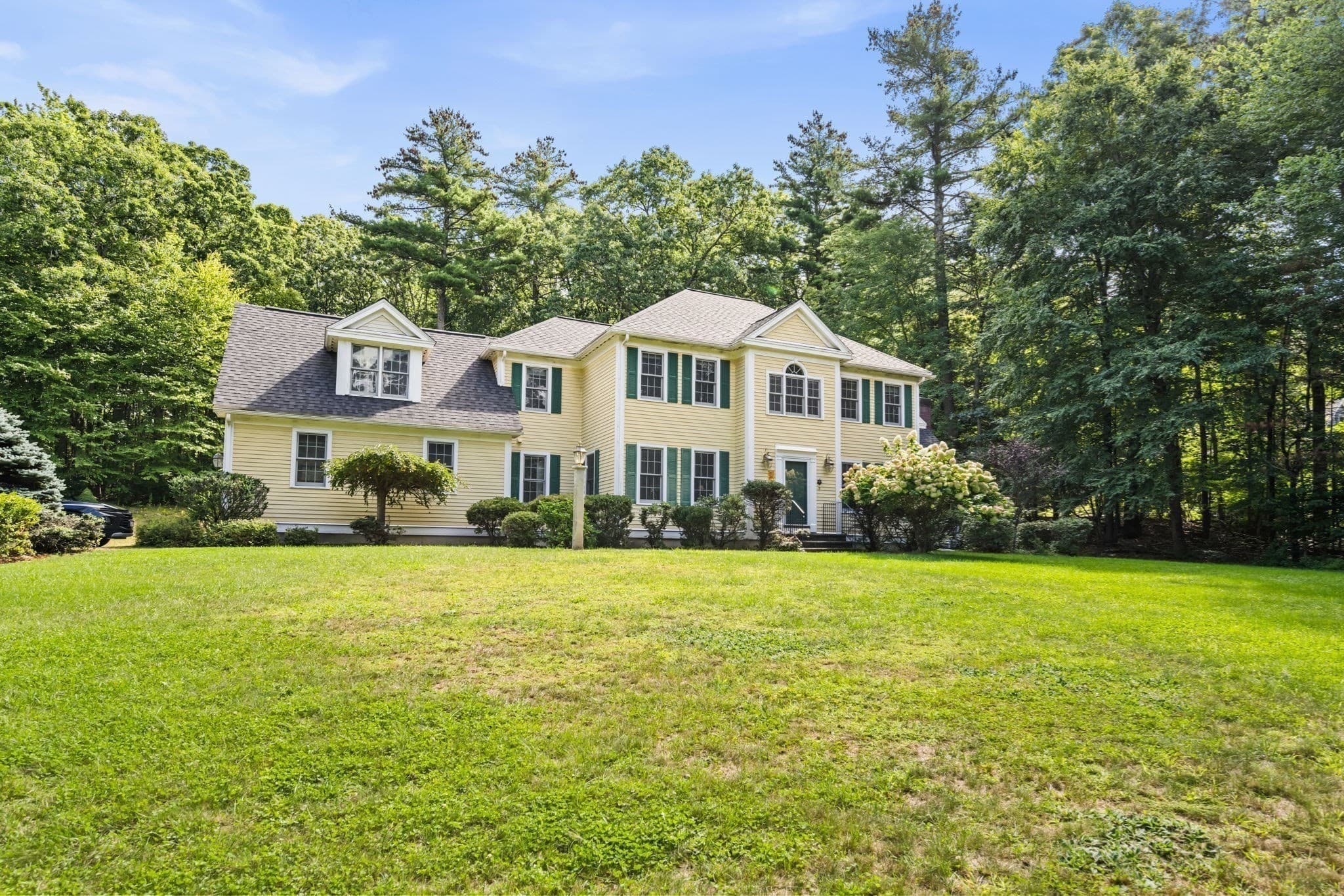 Single Family Residence at 101 Schoolhouse Ln, Boxborough MA 01719, photo 3 of 38