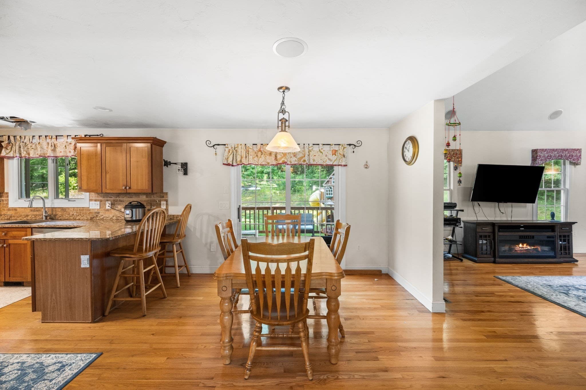 Single Family Residence at 101 Schoolhouse Ln, Boxborough MA 01719, photo 14 of 38