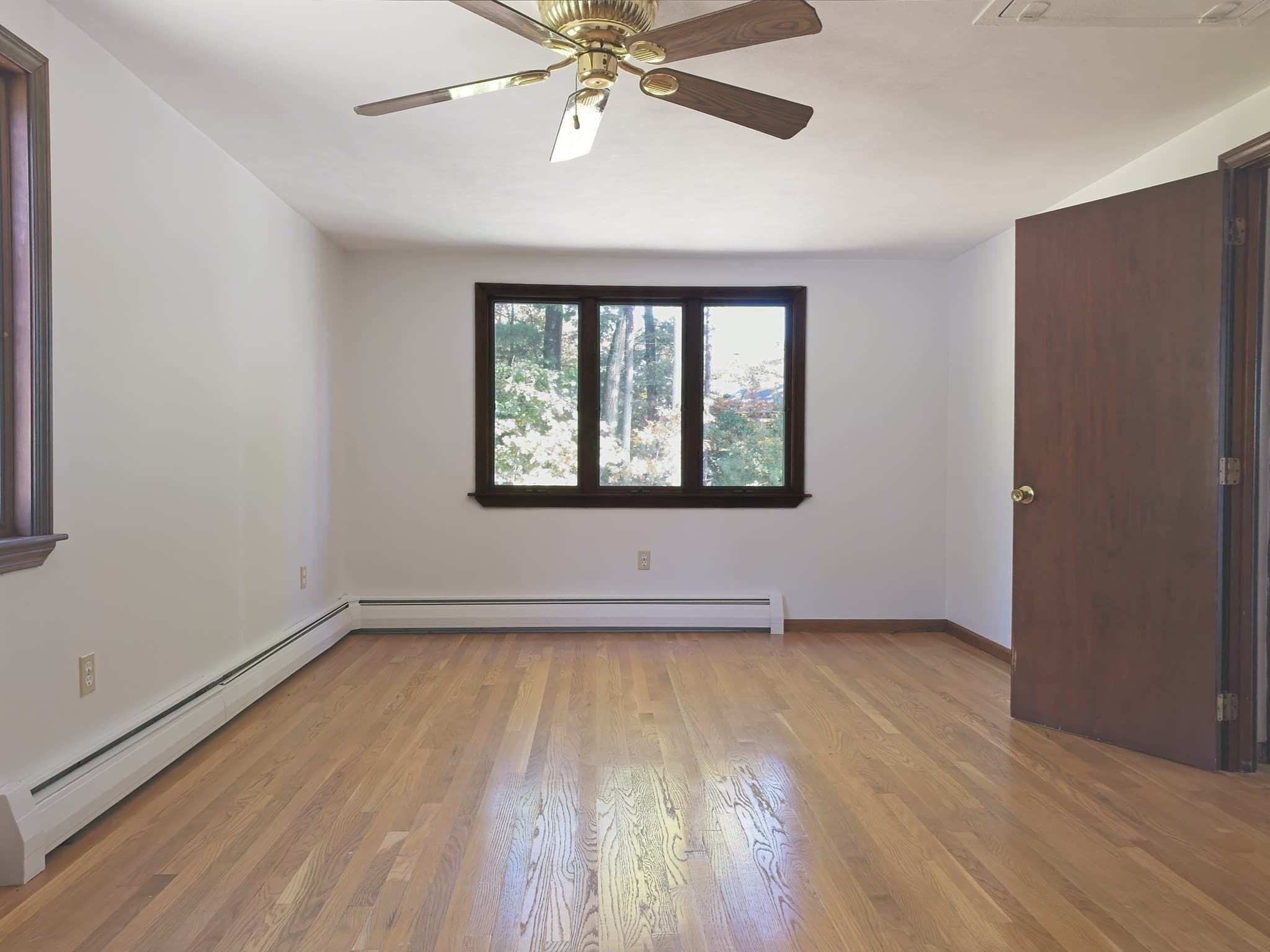 Single Family Residence at 10 Pelham St, Billerica MA 01821, Billerica, photo 13 of 21