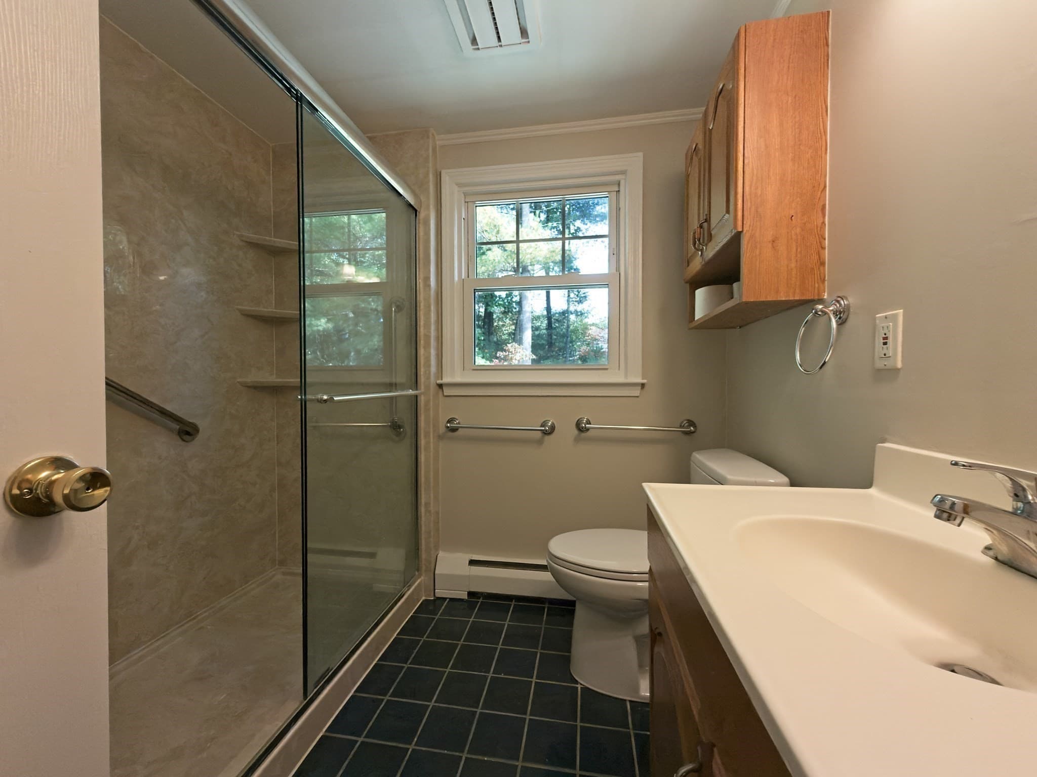 Single Family Residence at 10 Pelham St, Billerica MA 01821, Billerica, photo 17 of 21