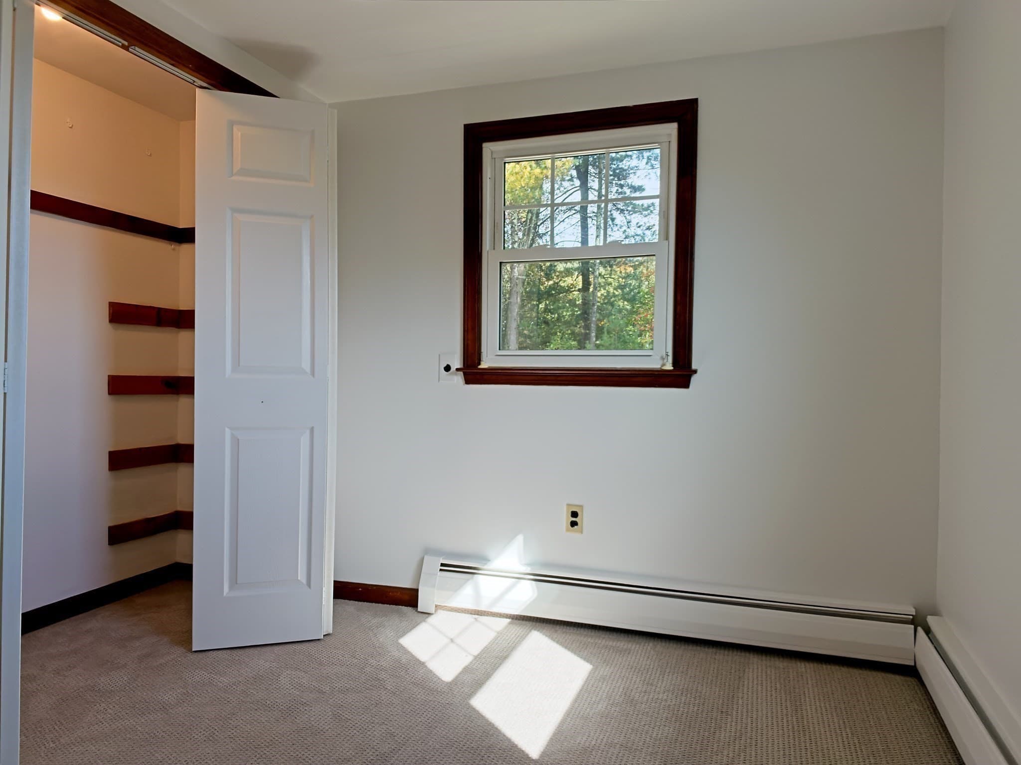 Single Family Residence at 10 Pelham St, Billerica MA 01821, Billerica, photo 16 of 21