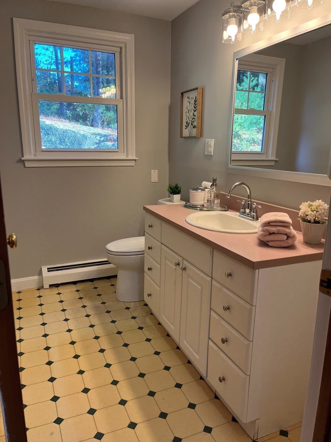 Single Family Residence at 10 Pelham St, Billerica MA 01821, Billerica, photo 12 of 21
