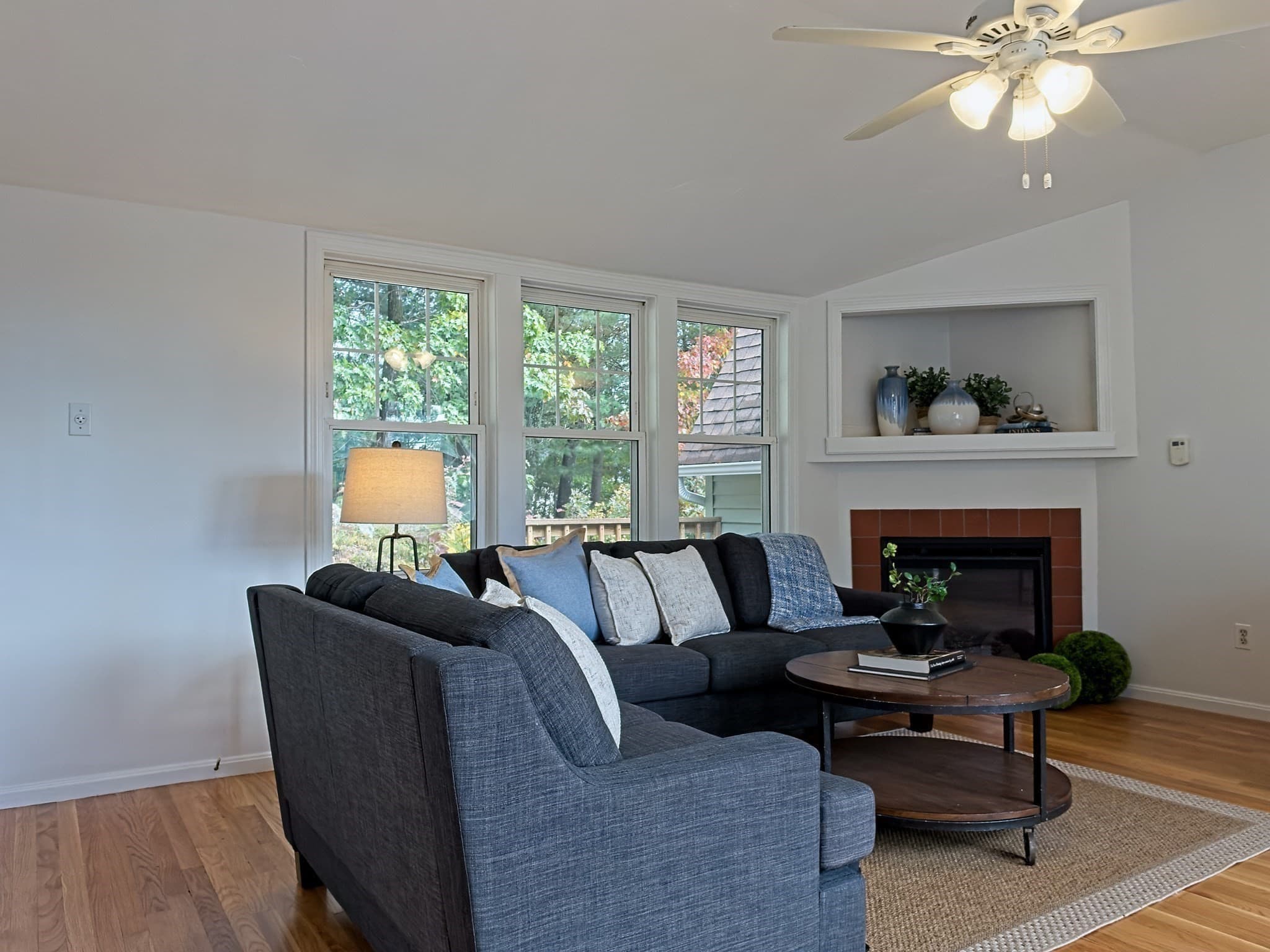 Single Family Residence at 10 Pelham St, Billerica MA 01821, Billerica, photo 9 of 21