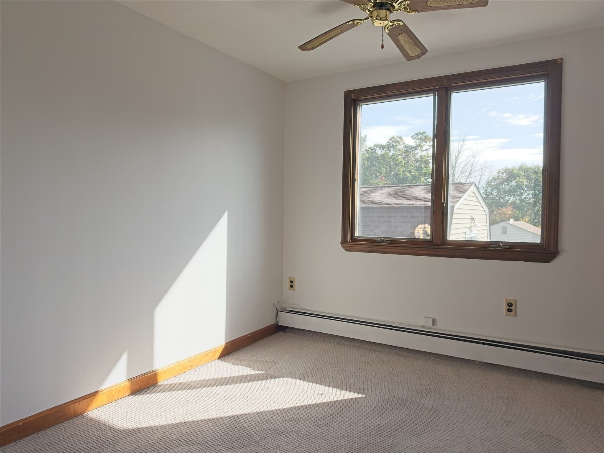 Single Family Residence at 10 Pelham St, Billerica MA 01821, Billerica, photo 15 of 21