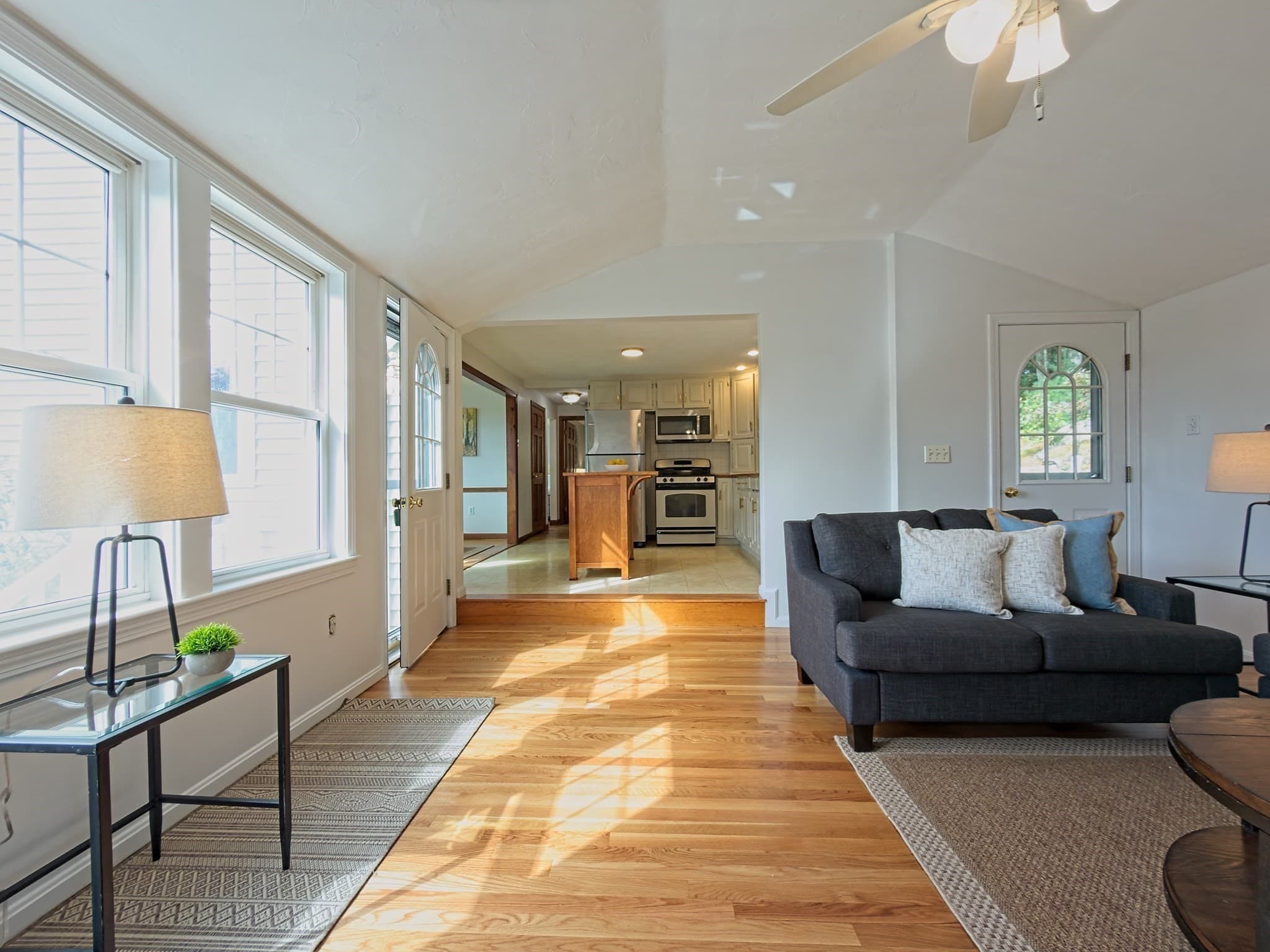 Single Family Residence at 10 Pelham St, Billerica MA 01821, Billerica, photo 8 of 21